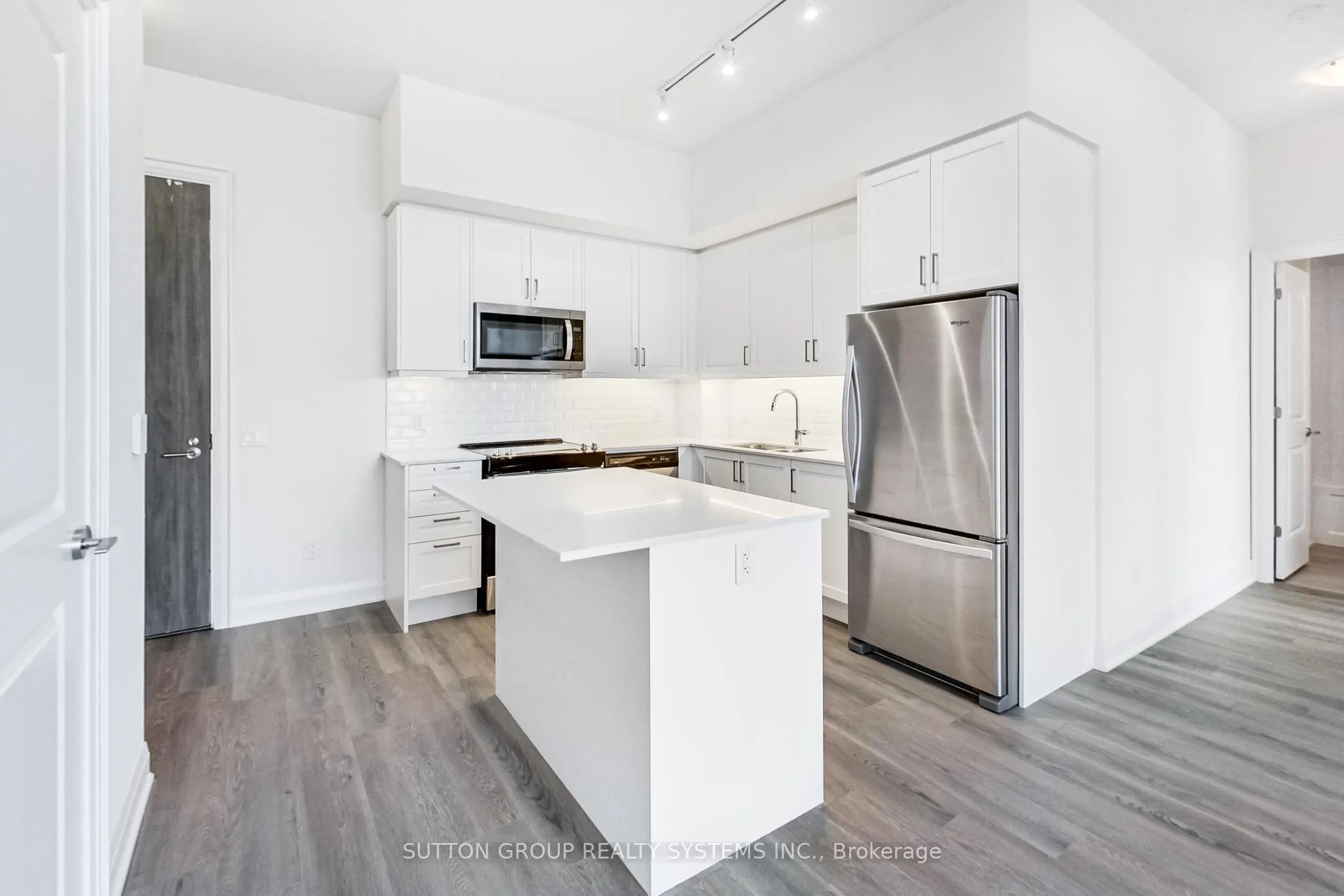 10 Gatineau Drive #1704