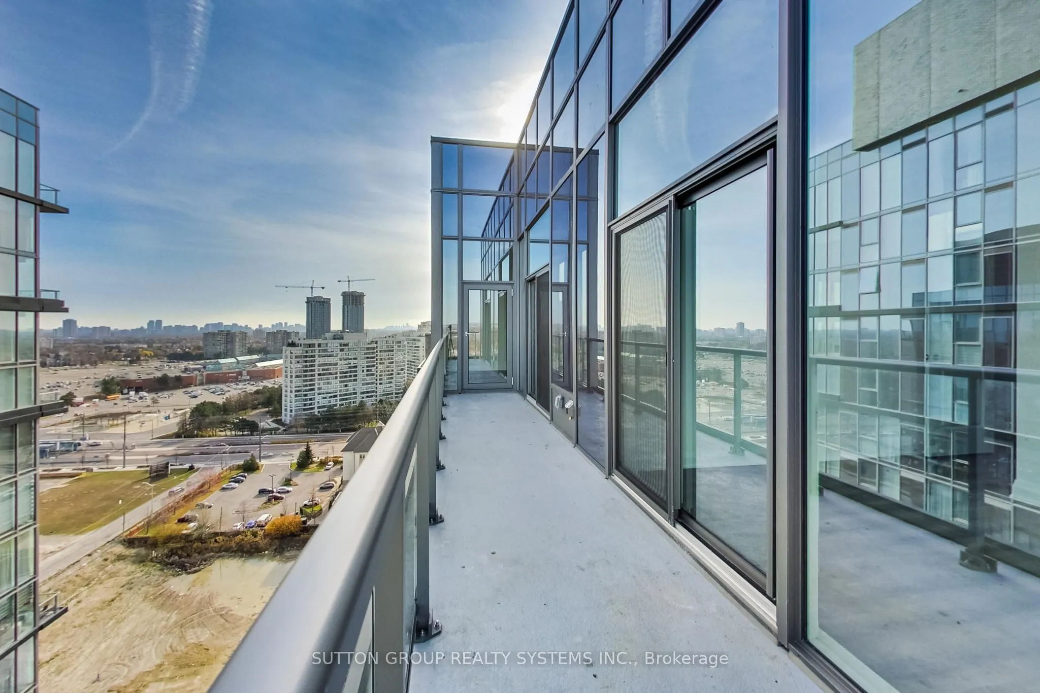 10 Gatineau Drive #1704