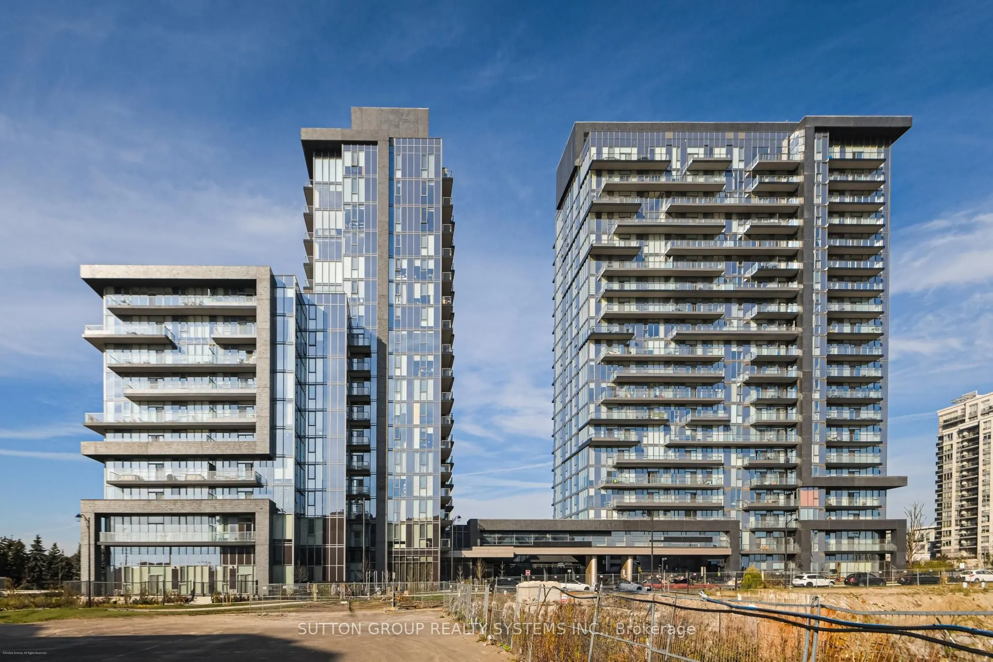 10 Gatineau Drive #1704