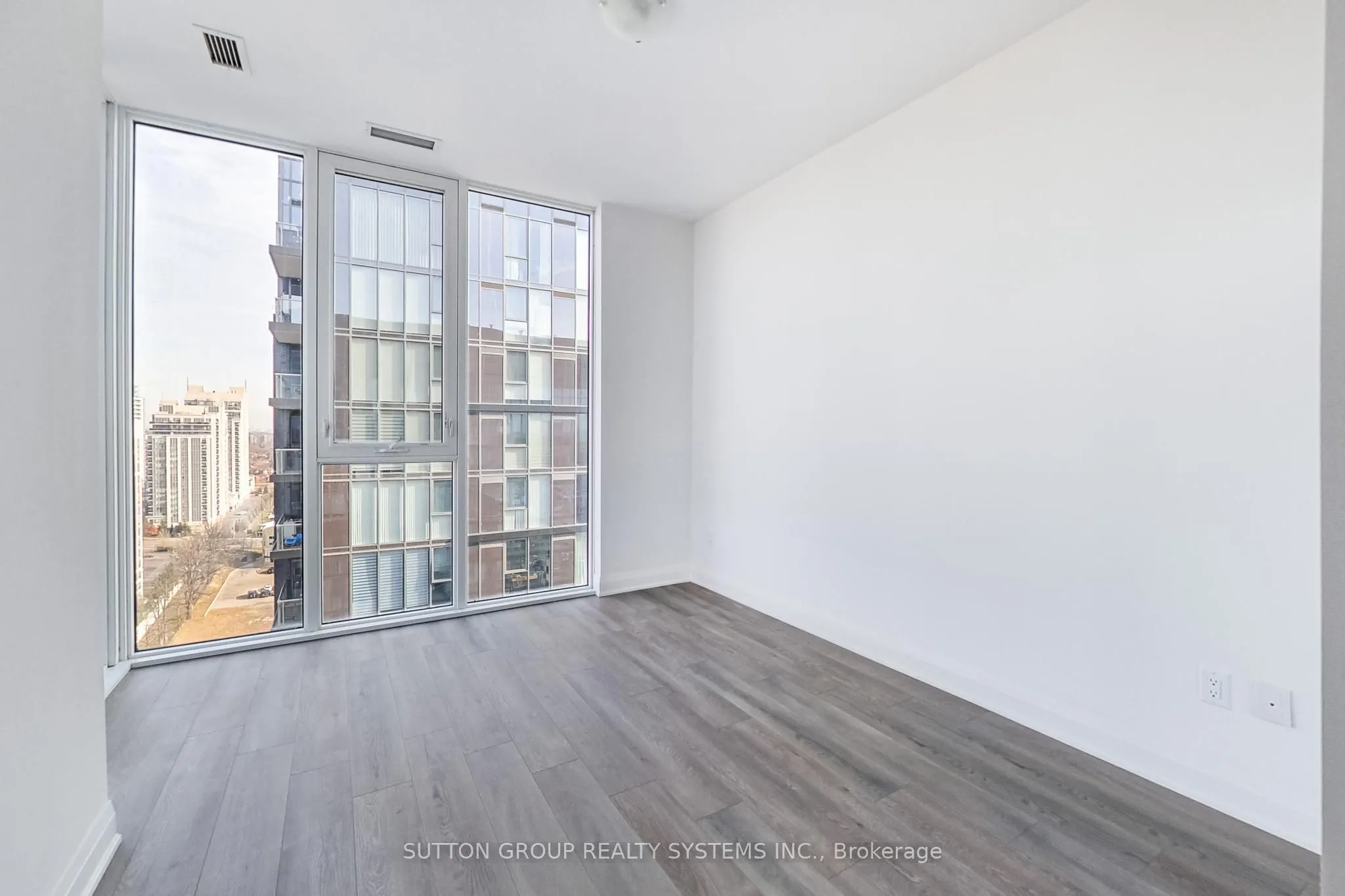 10 Gatineau Drive #1704