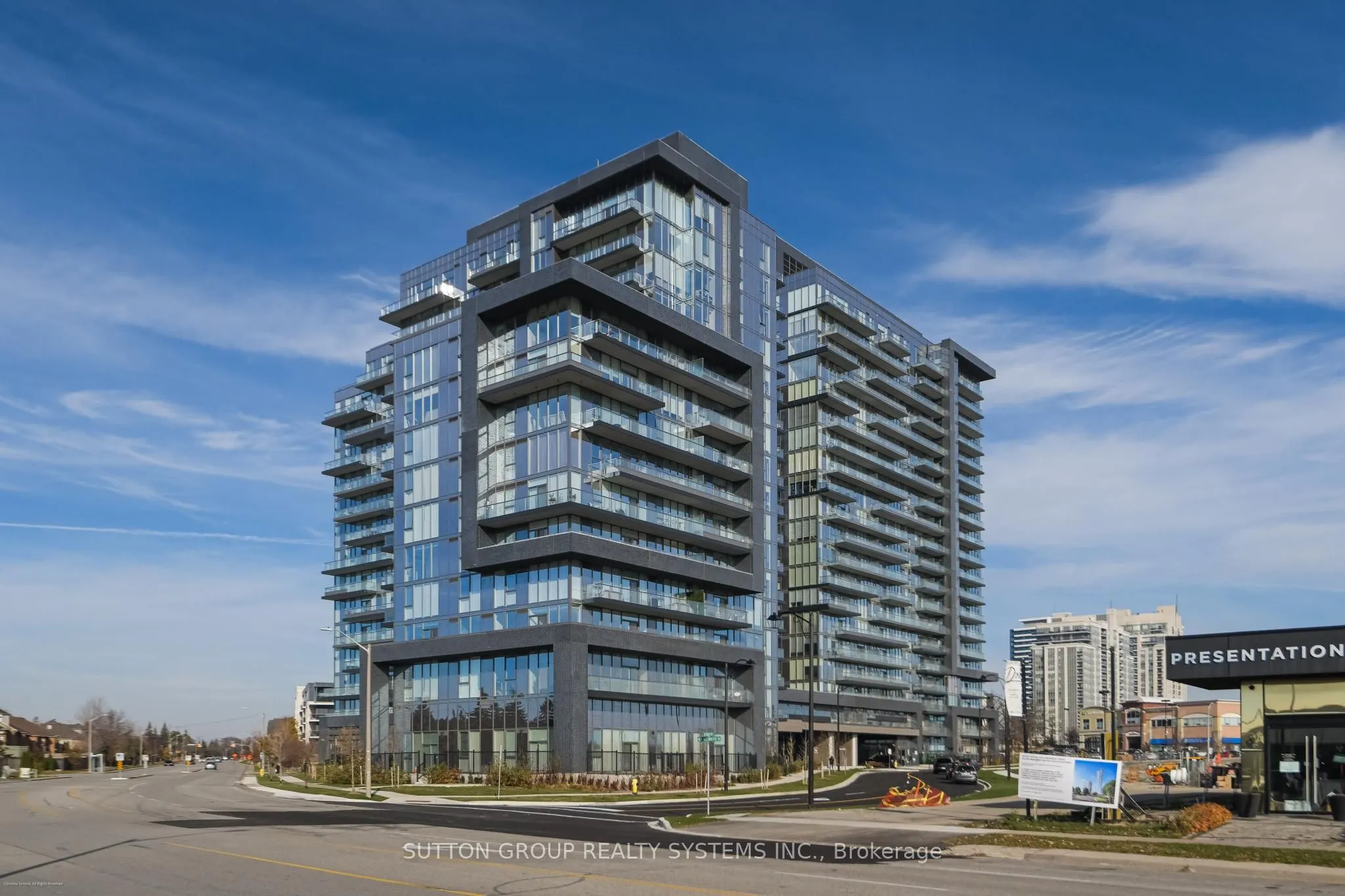10 Gatineau Drive #1704