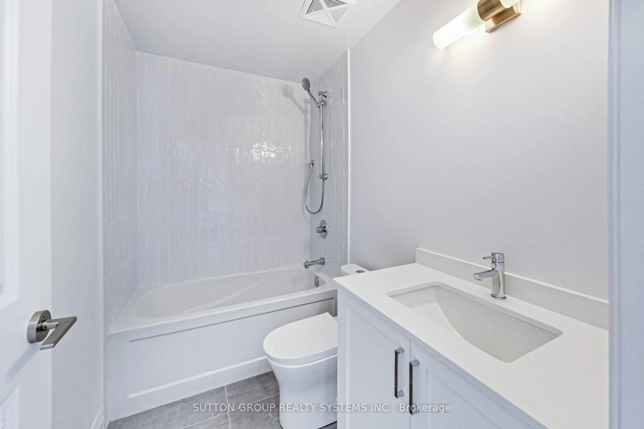 10 Gatineau Drive #1704