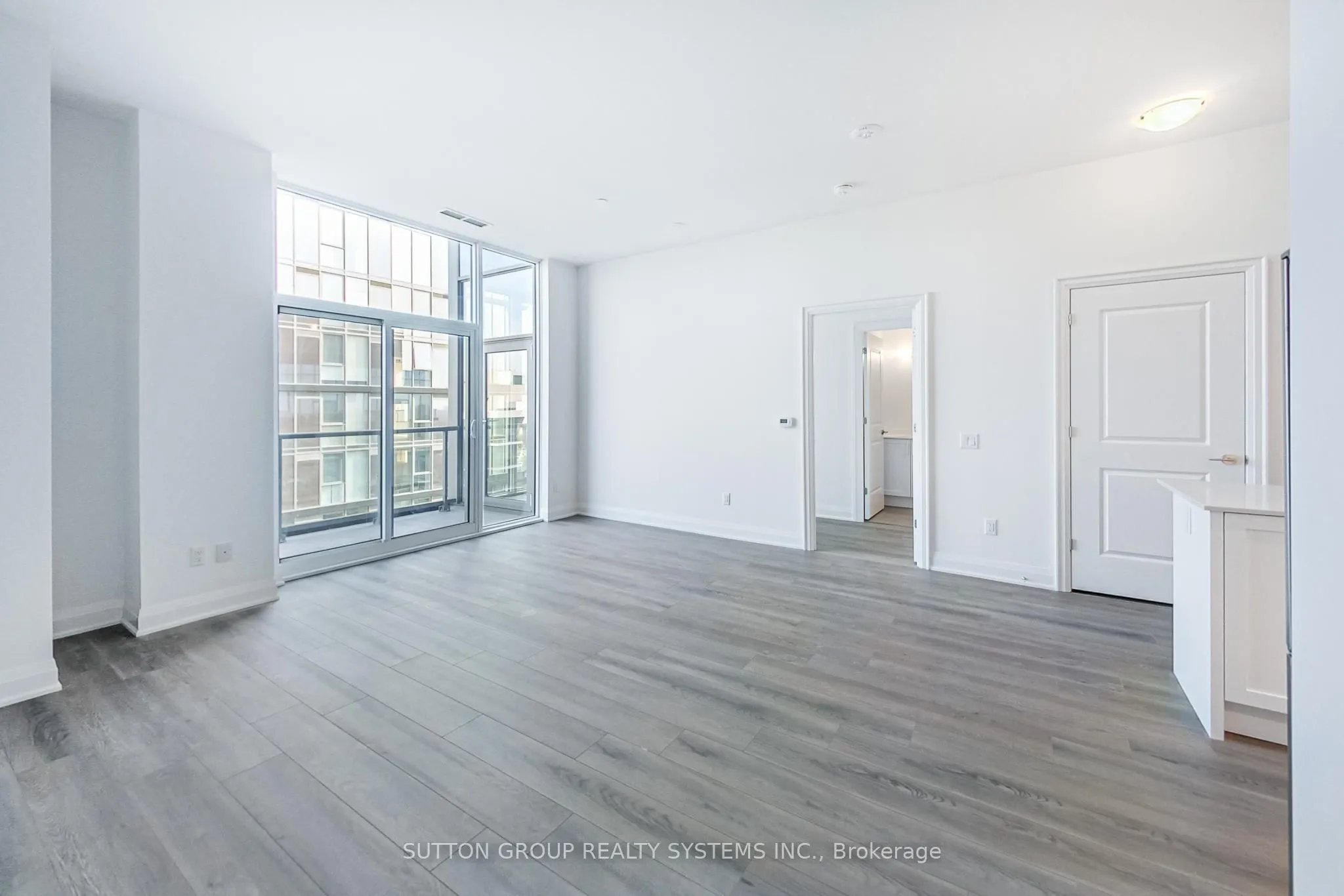 10 Gatineau Drive #1704