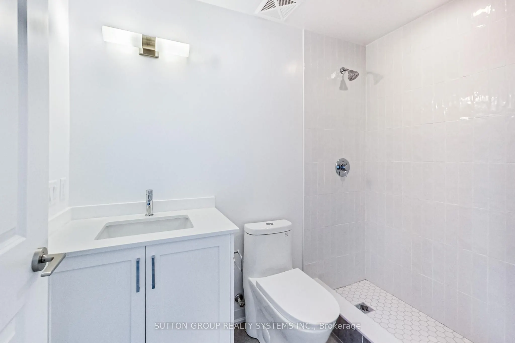 10 Gatineau Drive #1704