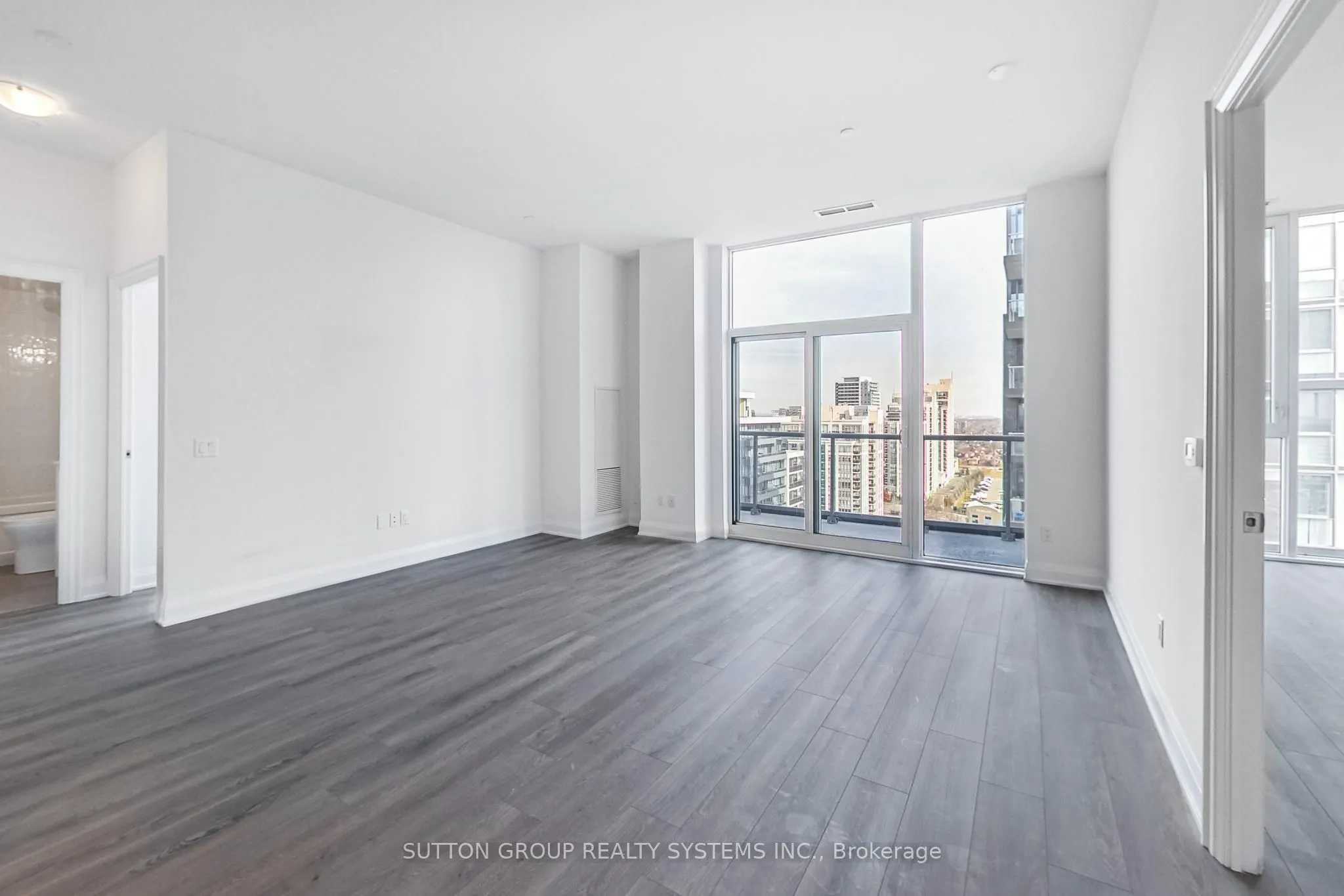 10 Gatineau Drive #1704
