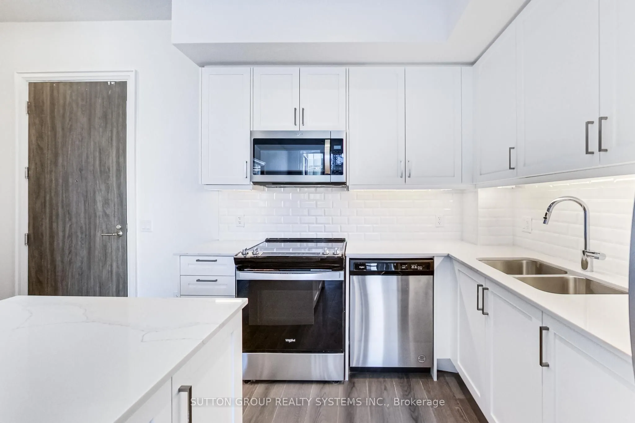 10 Gatineau Drive #1704
