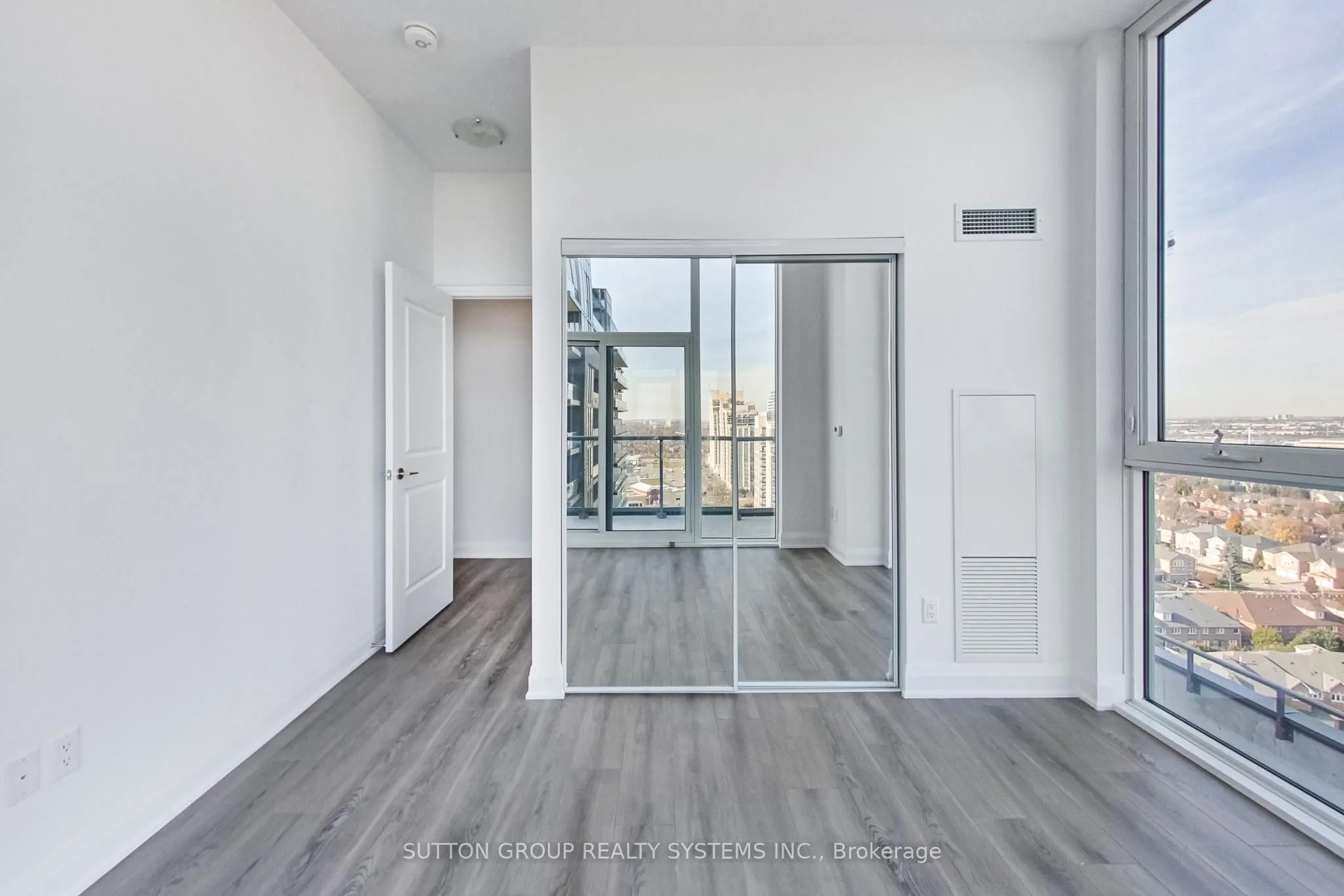 10 Gatineau Drive #1704