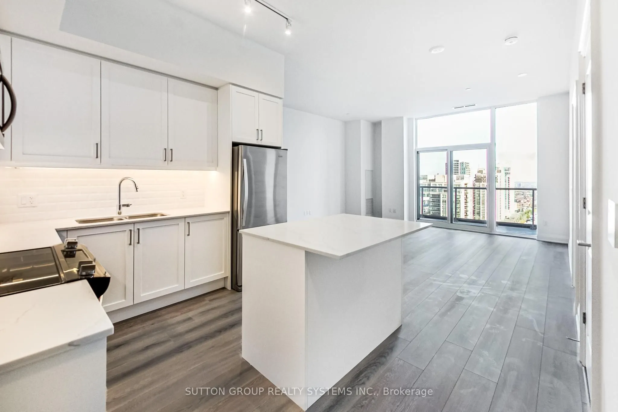 10 Gatineau Drive #1704