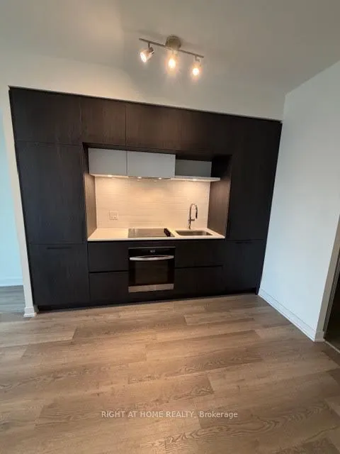 6 DAVID EYER Road #307