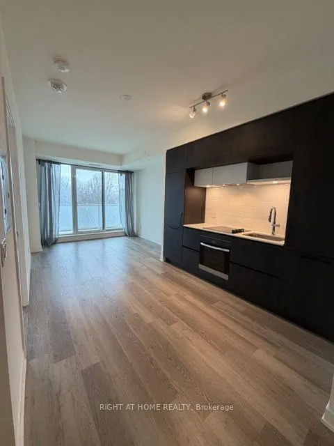 6 DAVID EYER Road #307