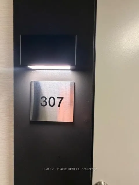 6 DAVID EYER Road #307