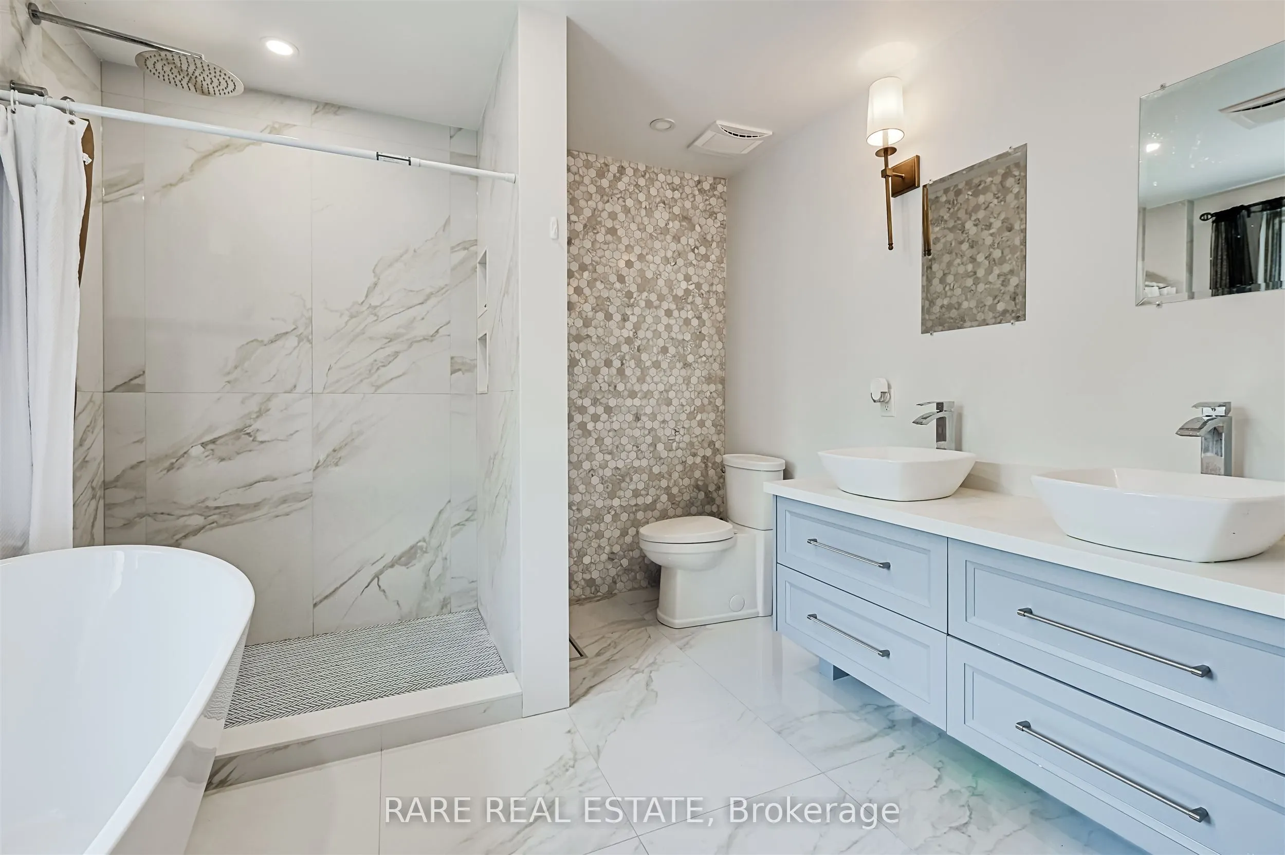 32 Bradfield Avenue W