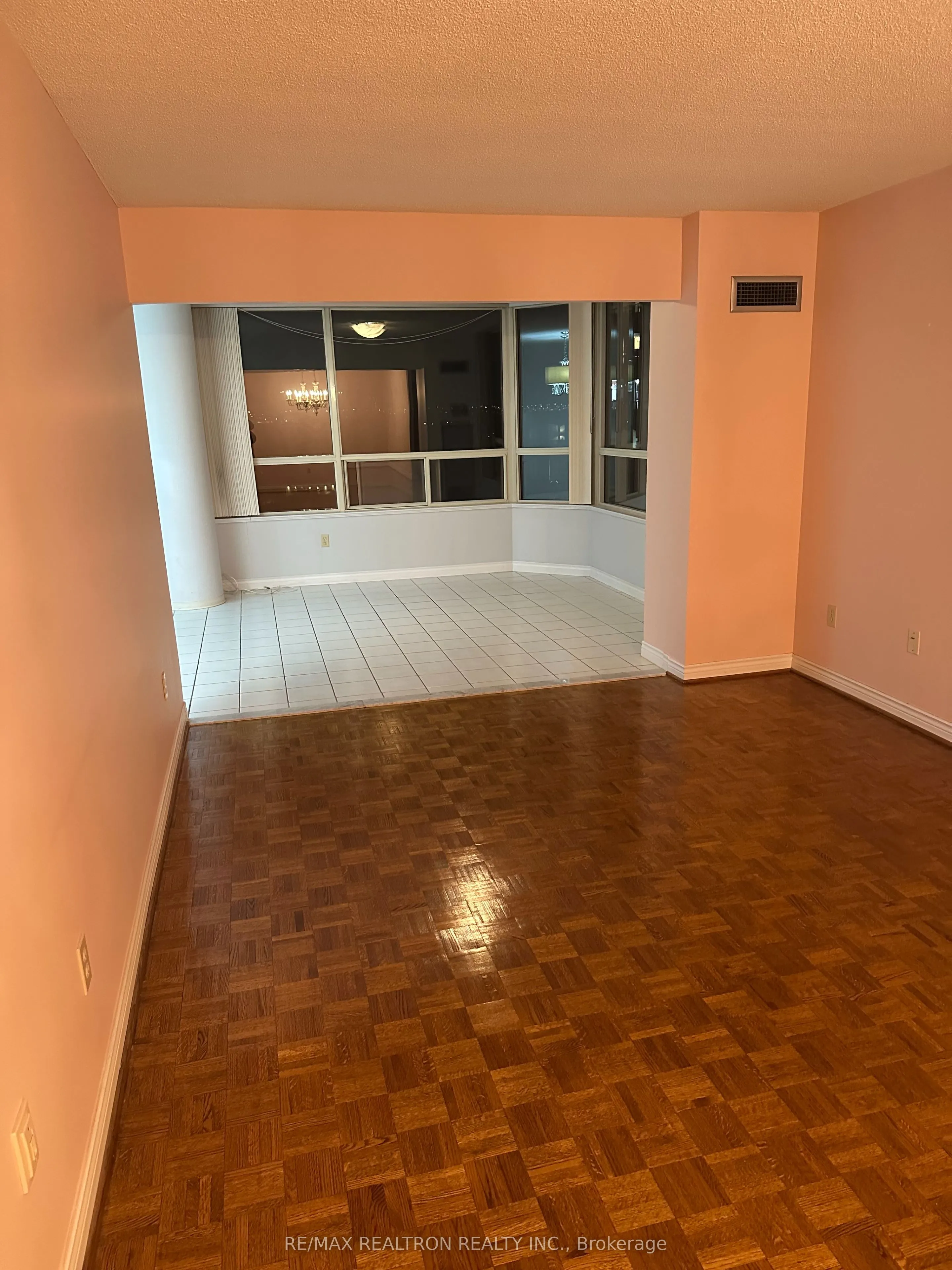 7 Townsgate Drive #1206