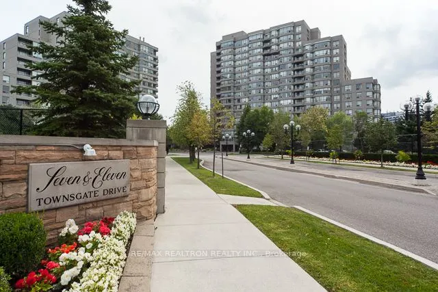 7 Townsgate Drive #1206