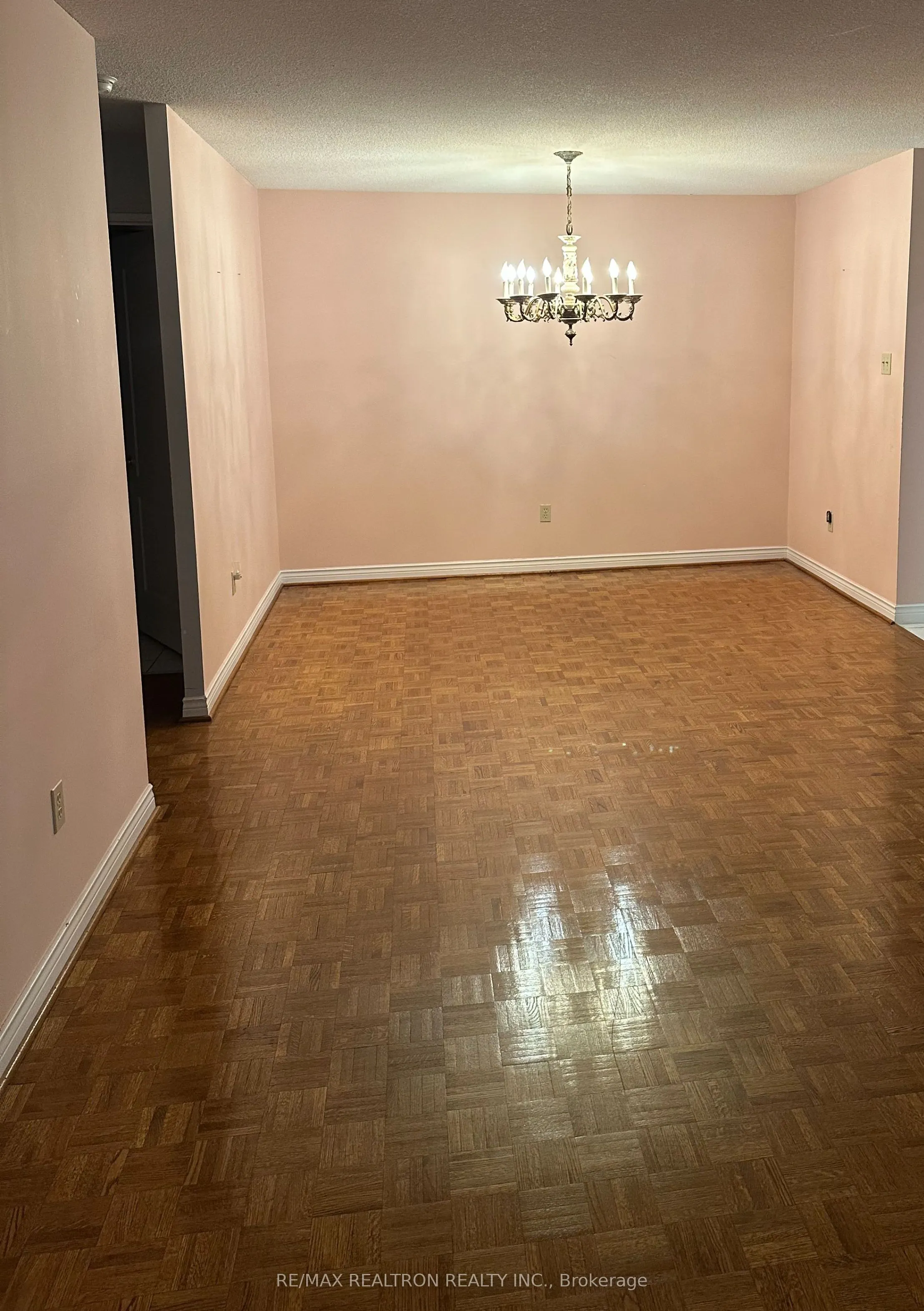7 Townsgate Drive #1206