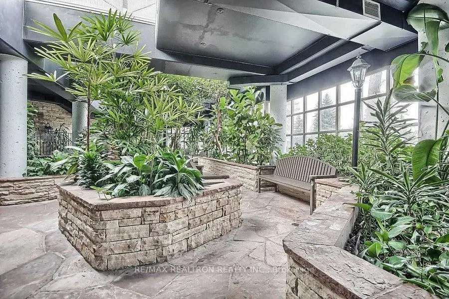 7 Townsgate Drive #1206