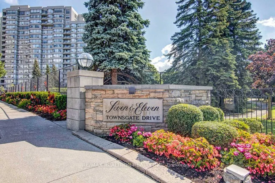 7 Townsgate Drive #1206