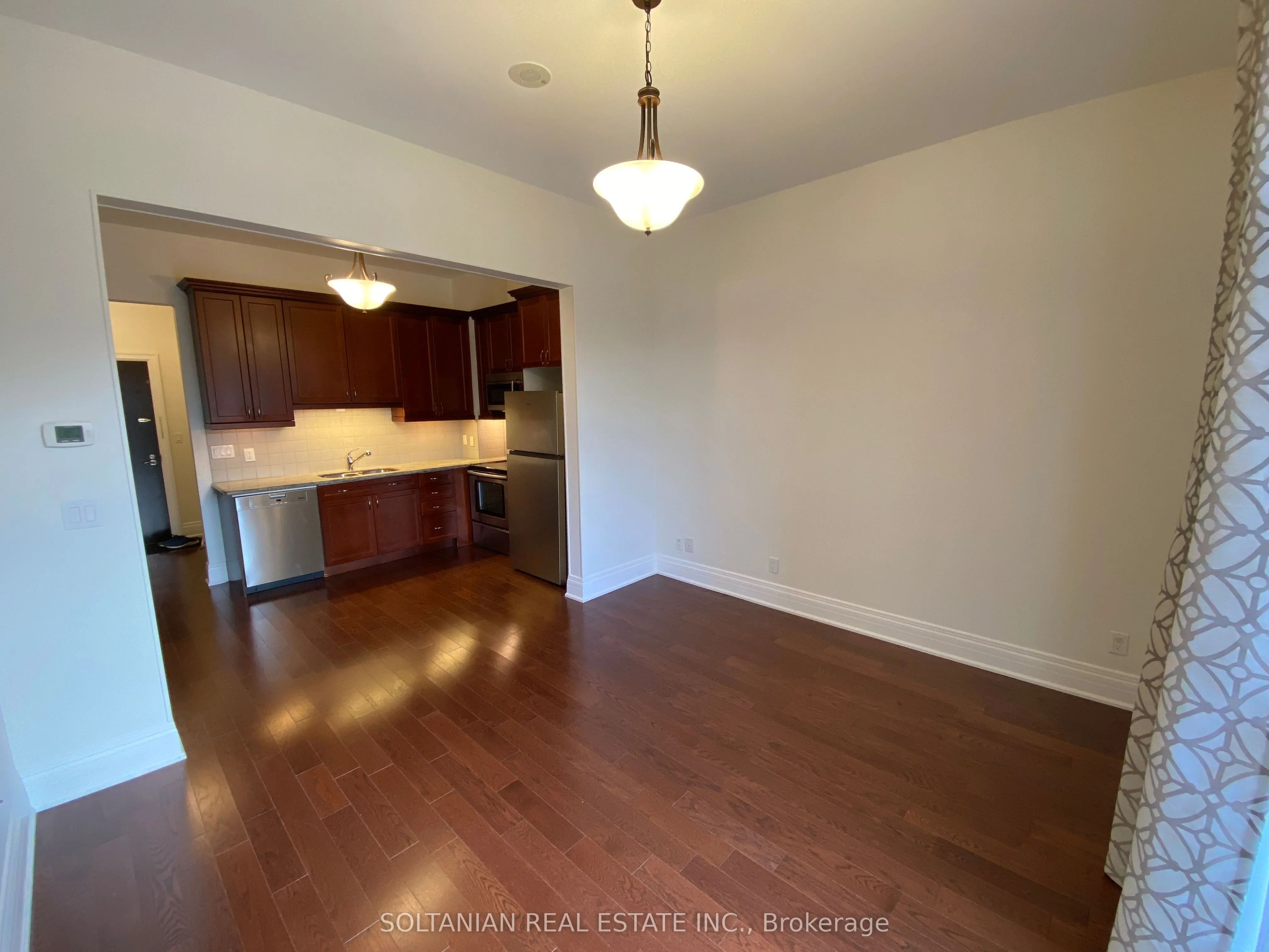 80 Burns Boulevard #425