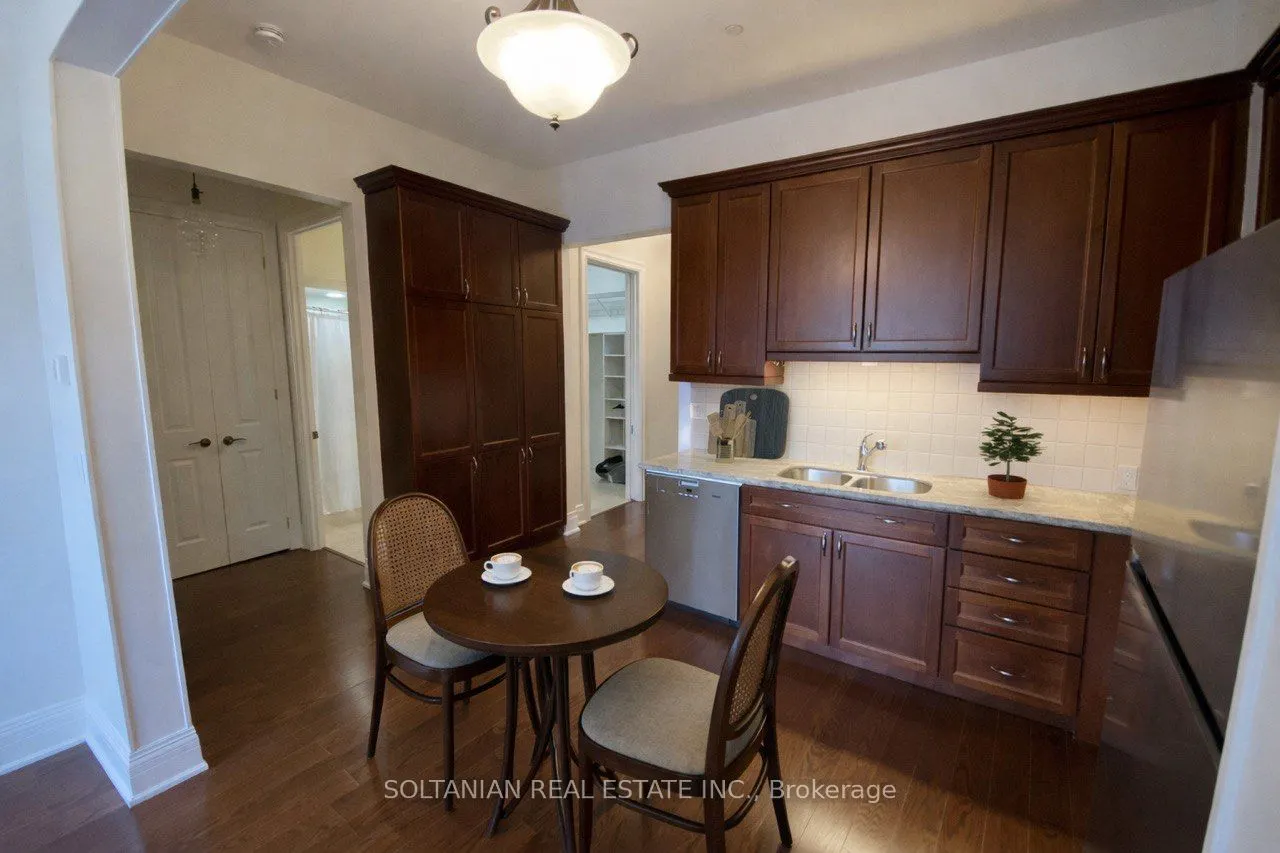 80 Burns Boulevard #425