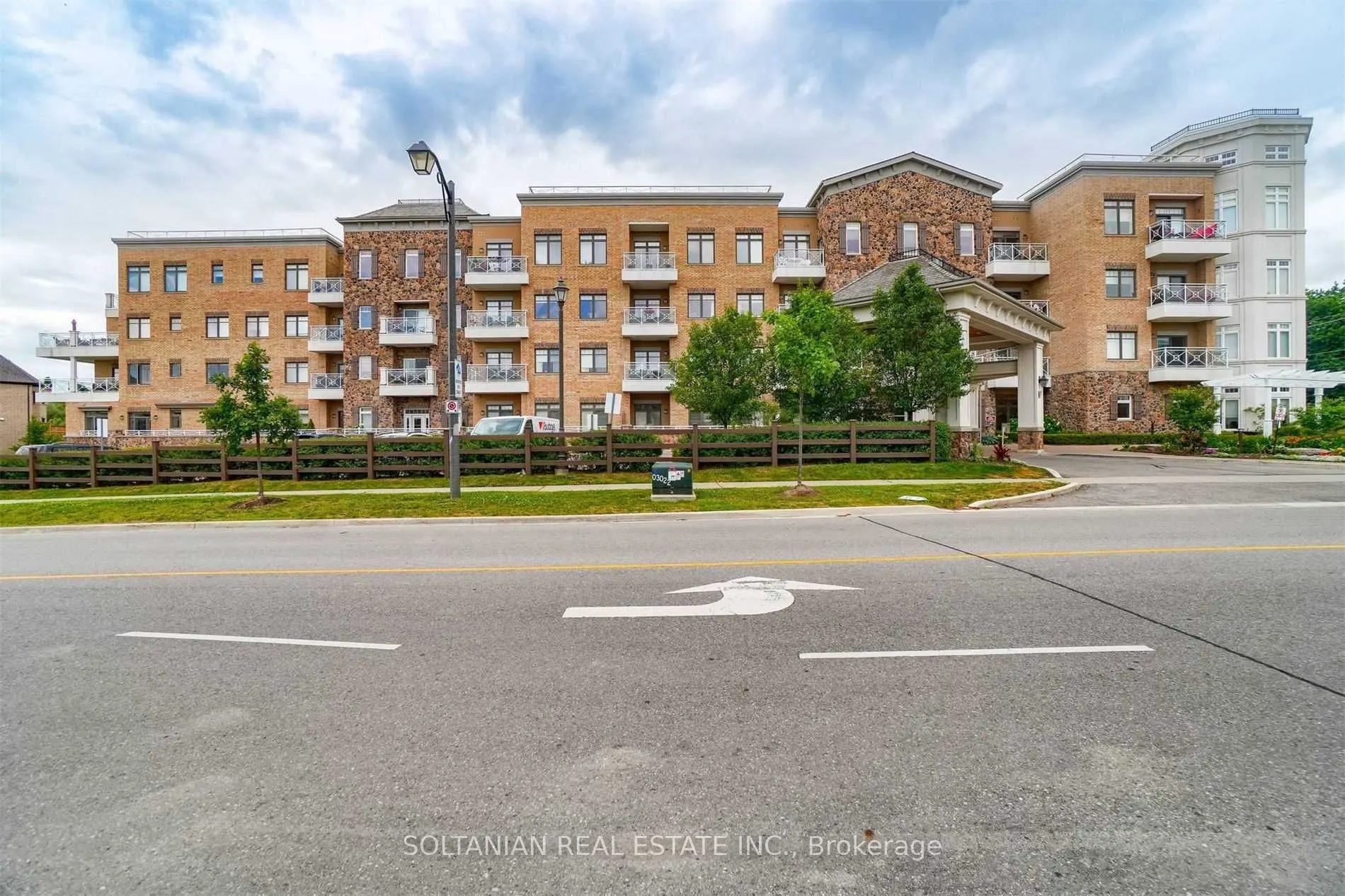 80 Burns Boulevard #425