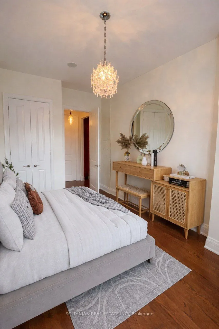 80 Burns Boulevard #425