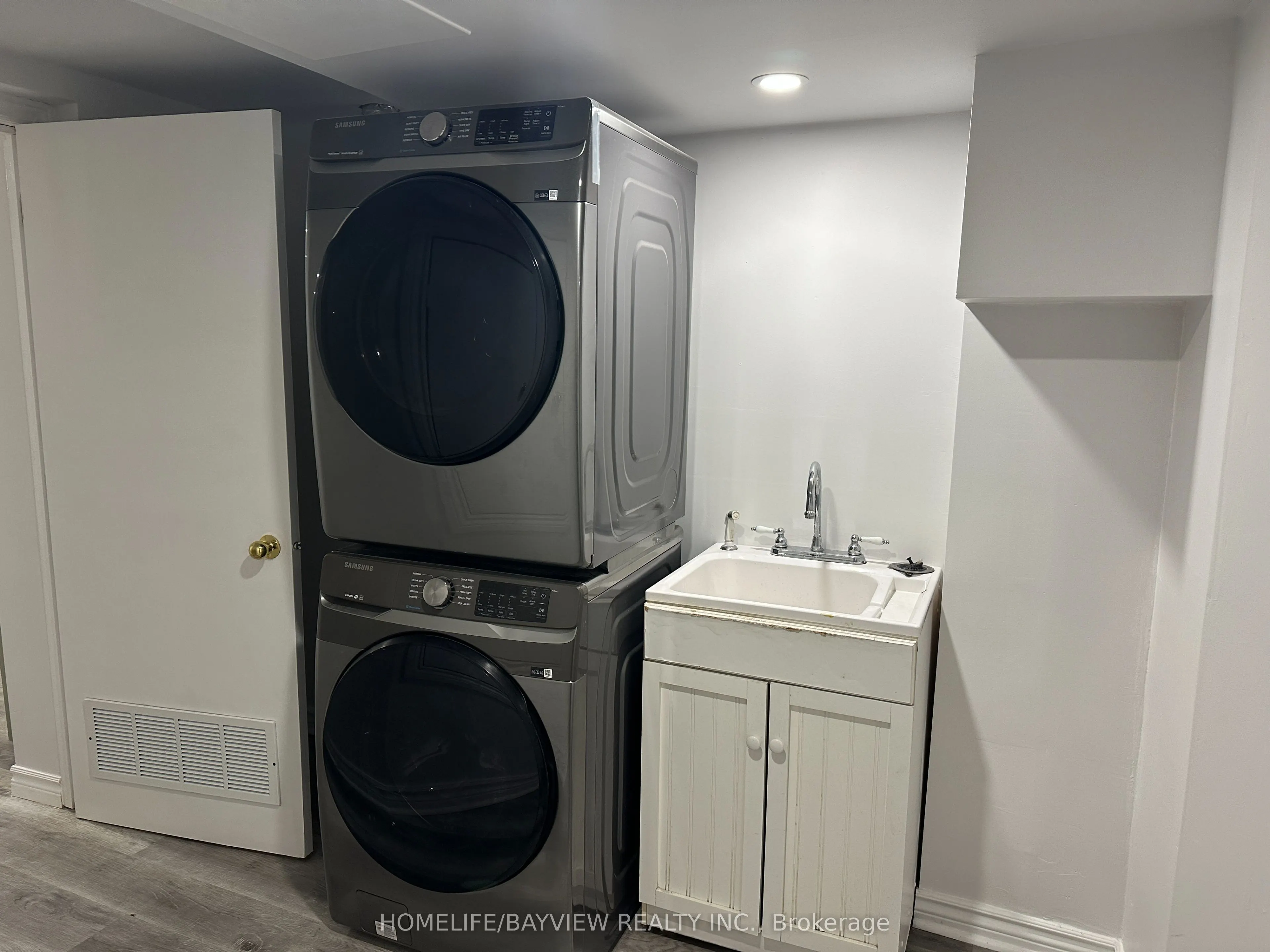 36 Rosanna(Lower Level) Crescent