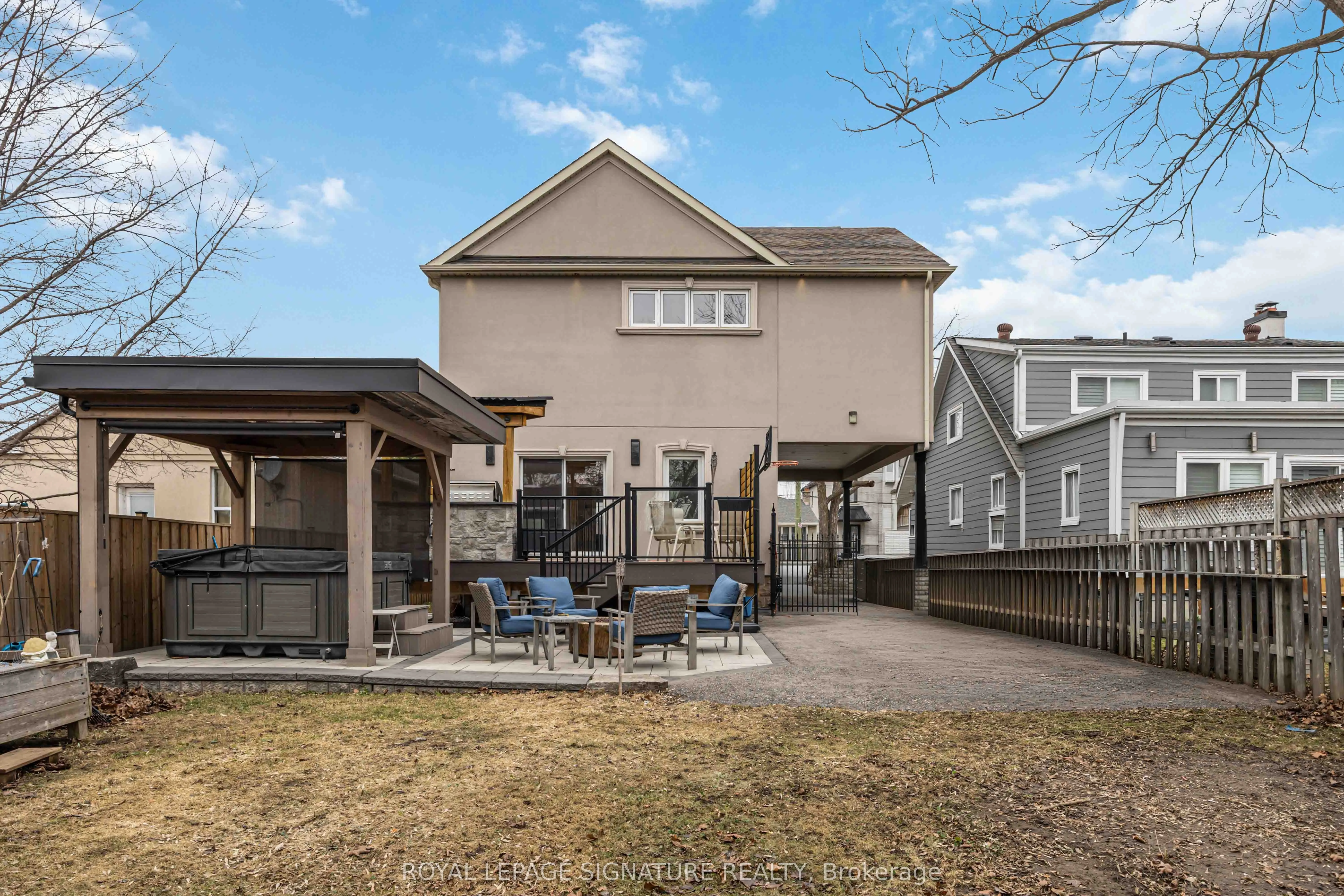 35 Rainbow Drive