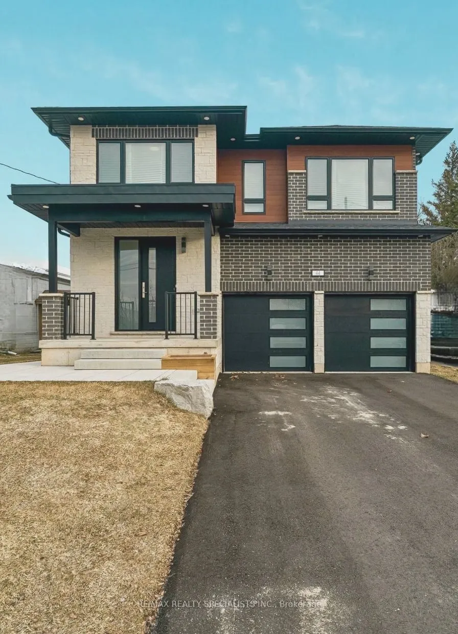 44 Albert Street W