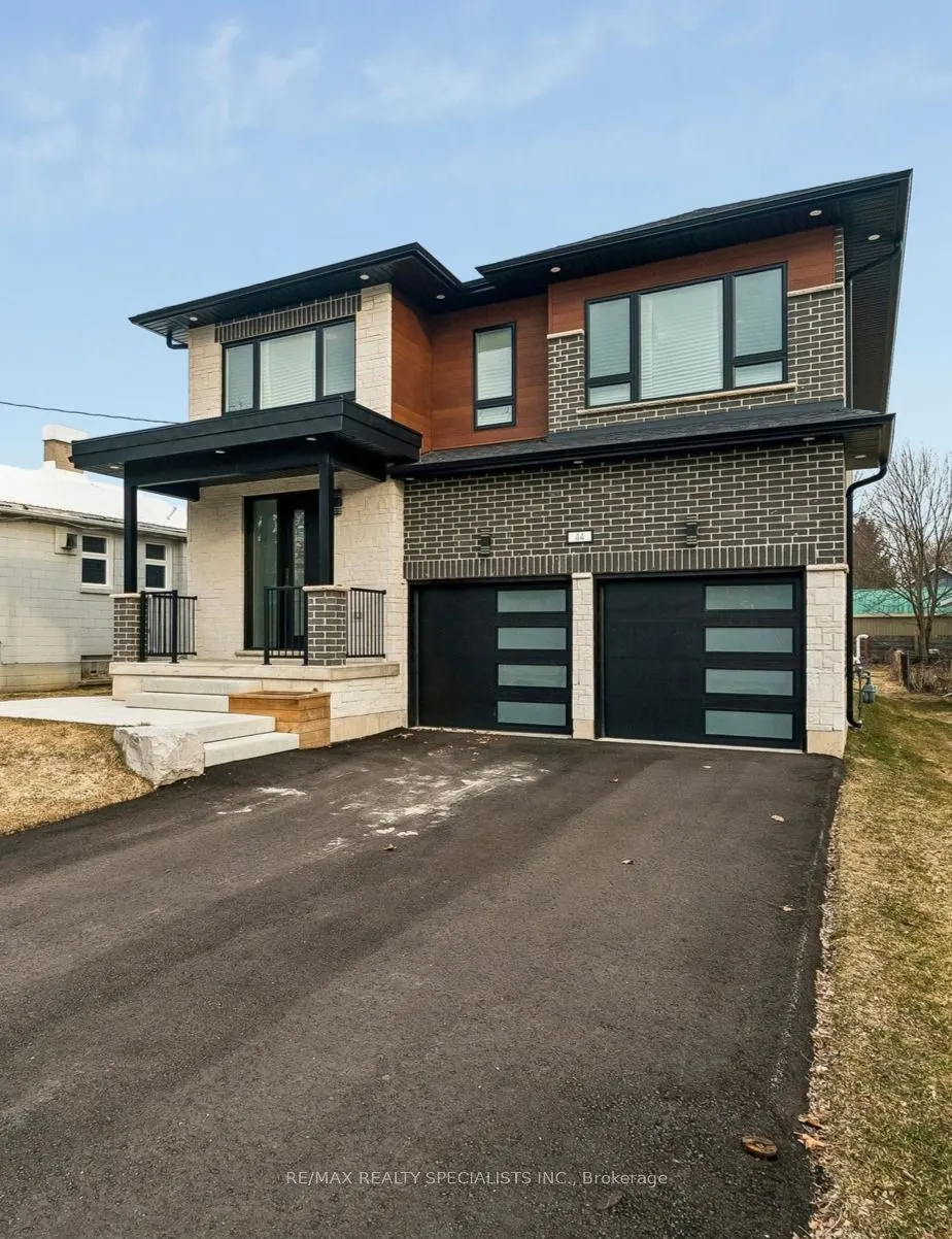 44 Albert Street W