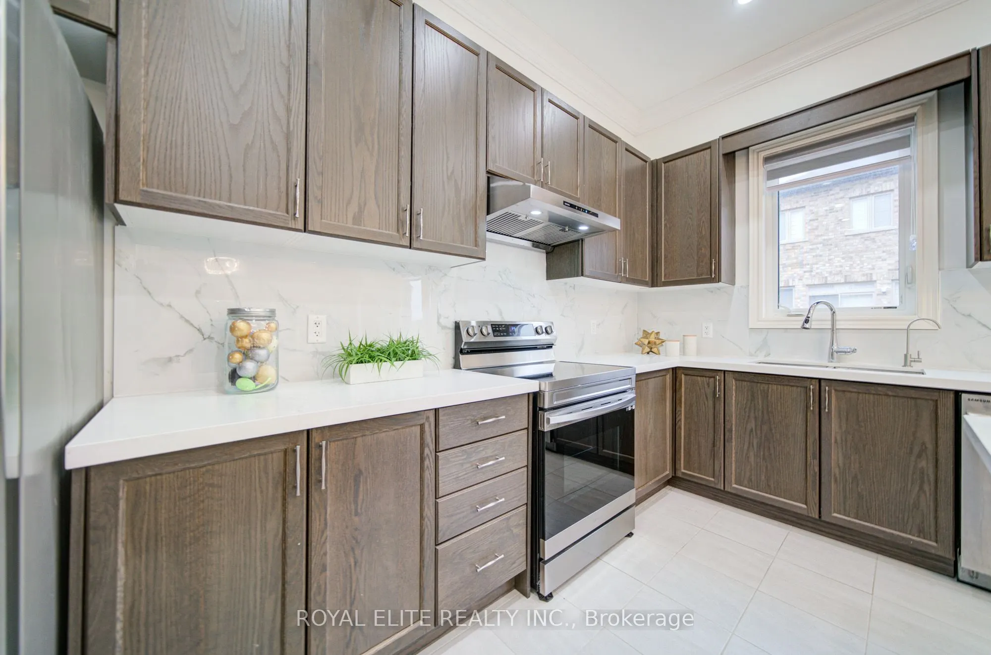 57 Betty May Crescent