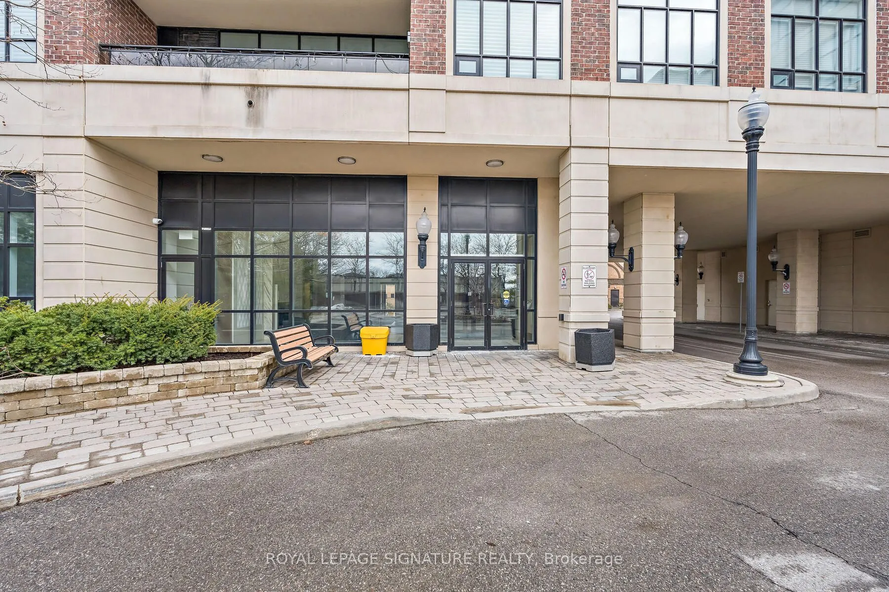 2396 Major Mackenzie Drive W #220