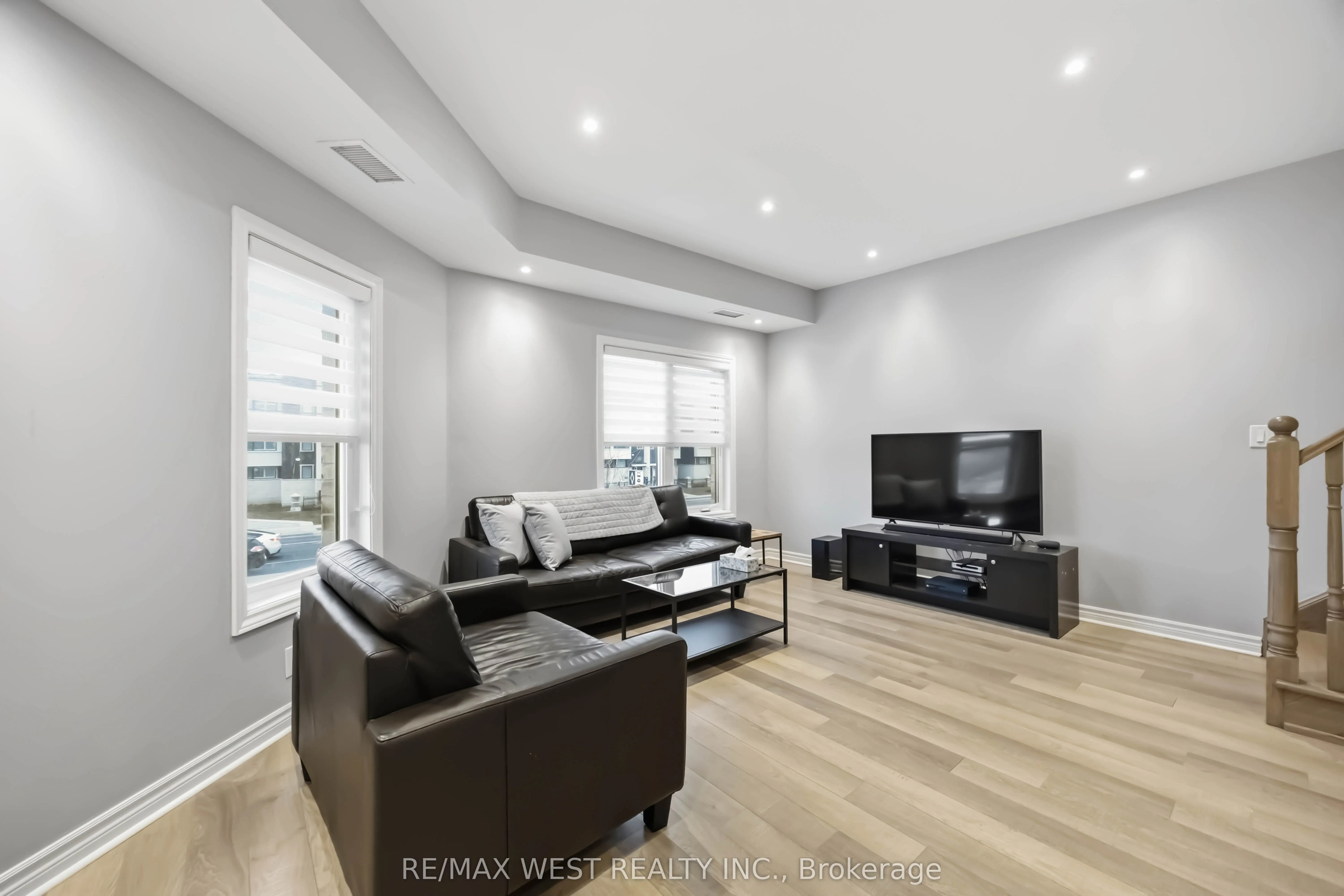 3905 Major MacKenzie Drive #32