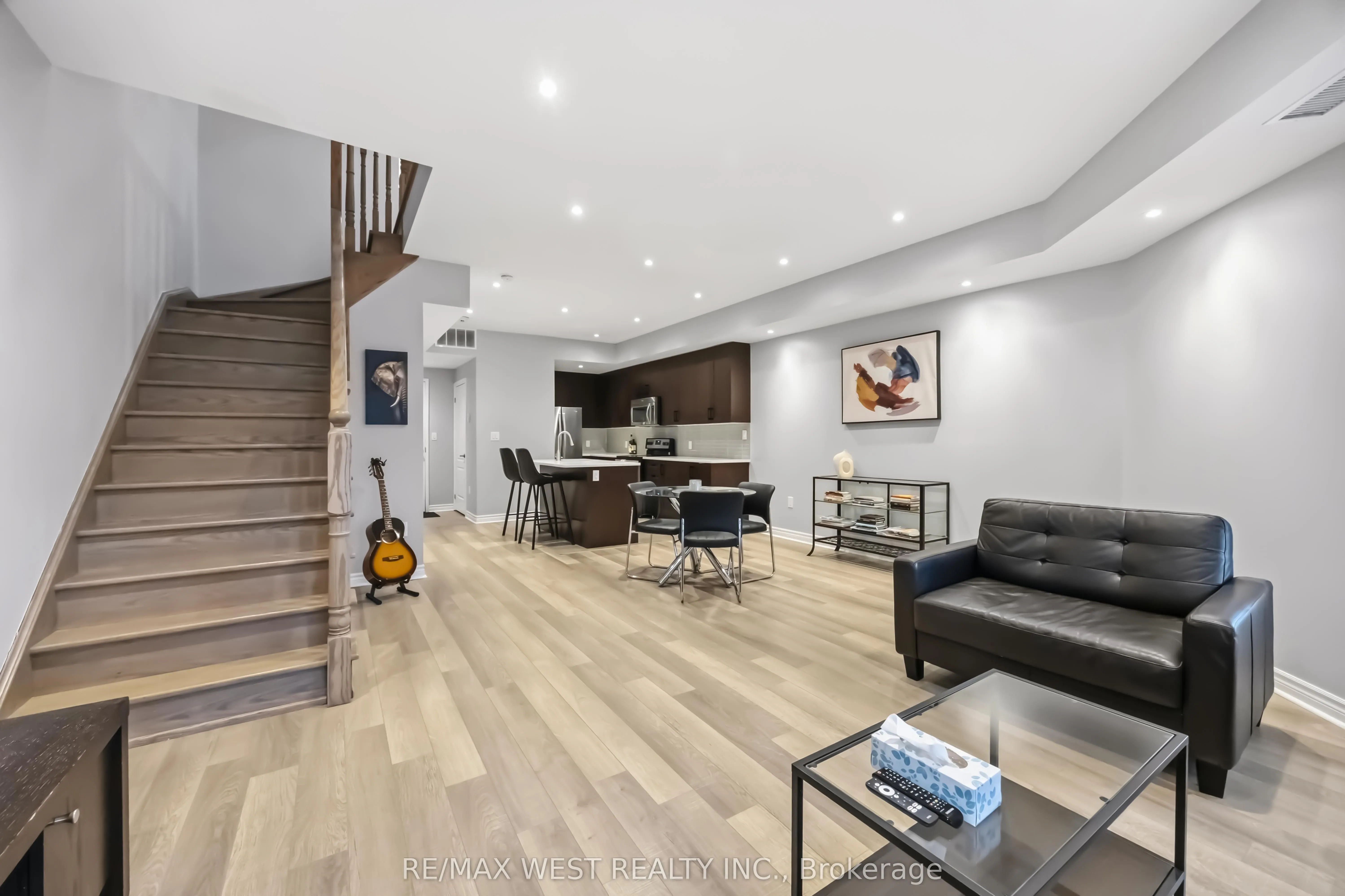 3905 Major MacKenzie Drive #32