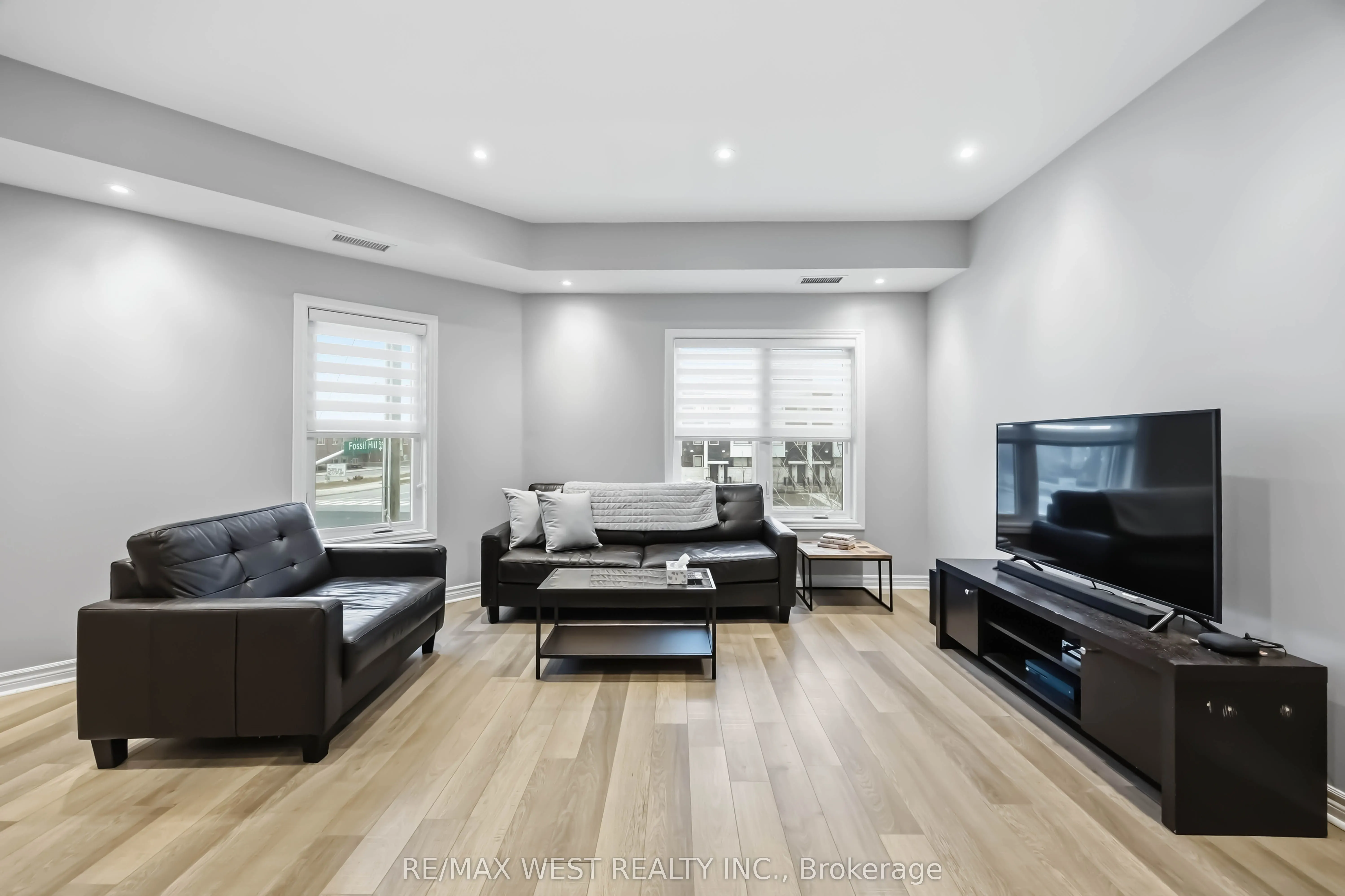 3905 Major MacKenzie Drive #32