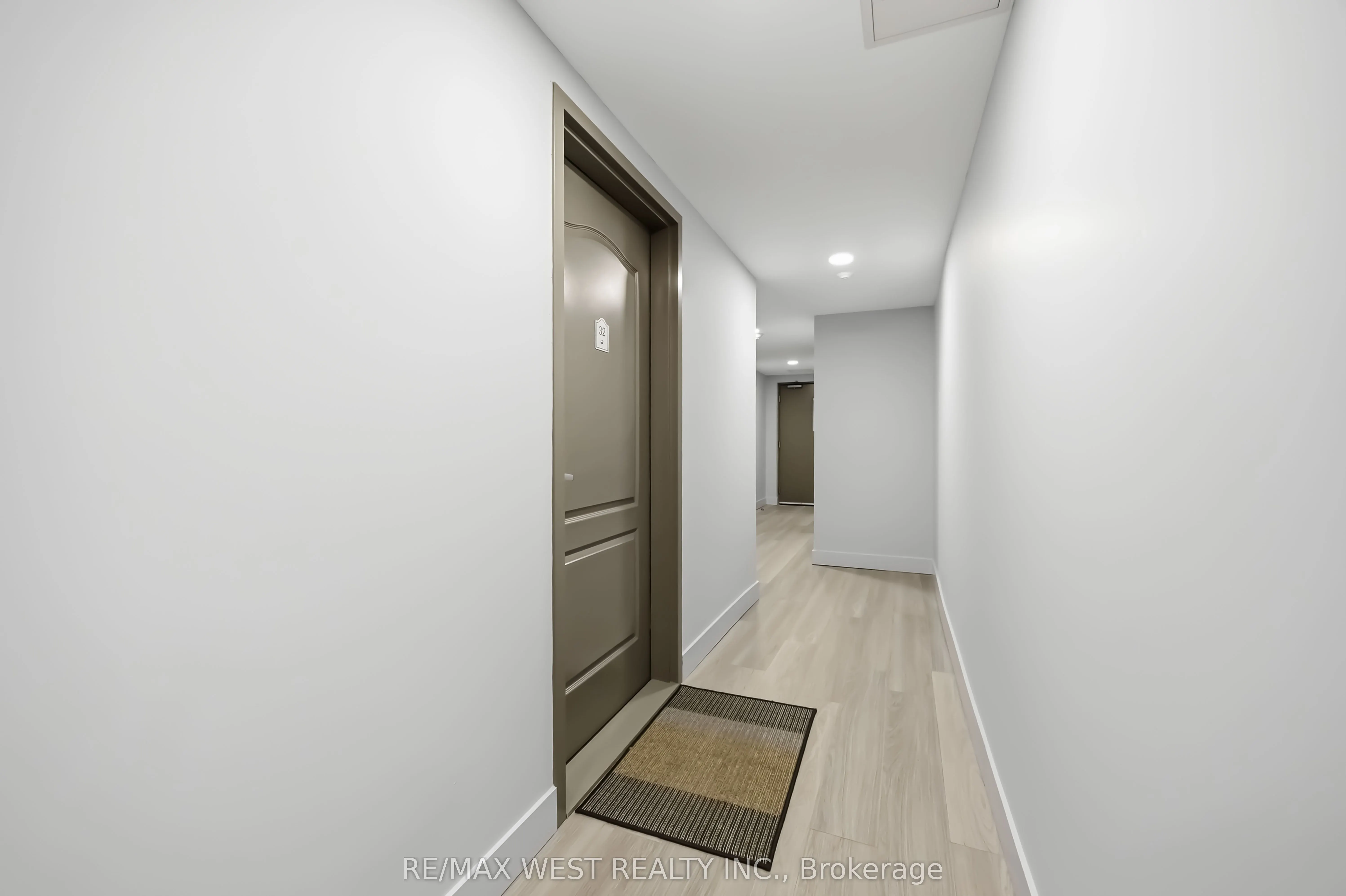 3905 Major MacKenzie Drive #32