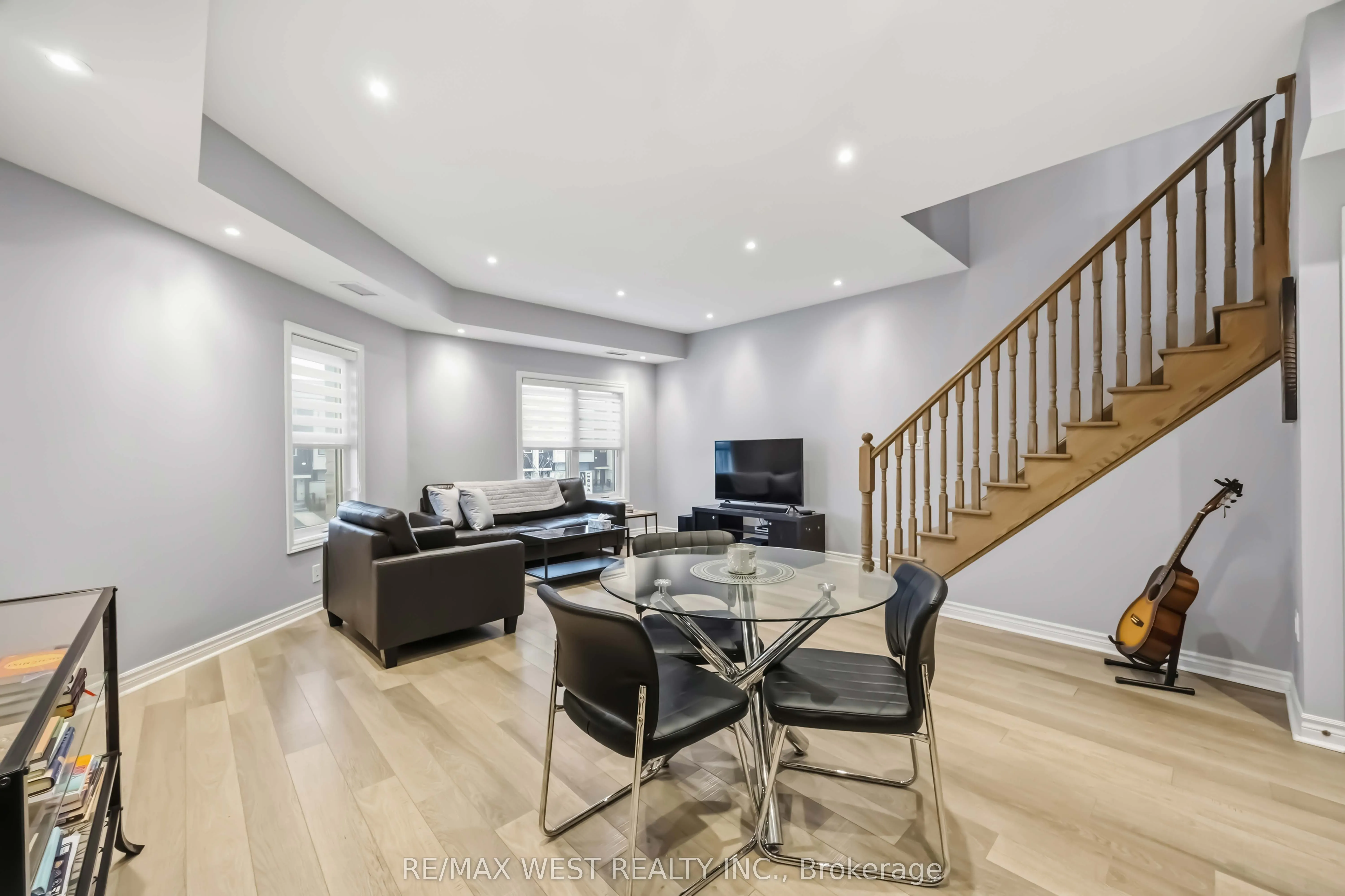 3905 Major MacKenzie Drive #32