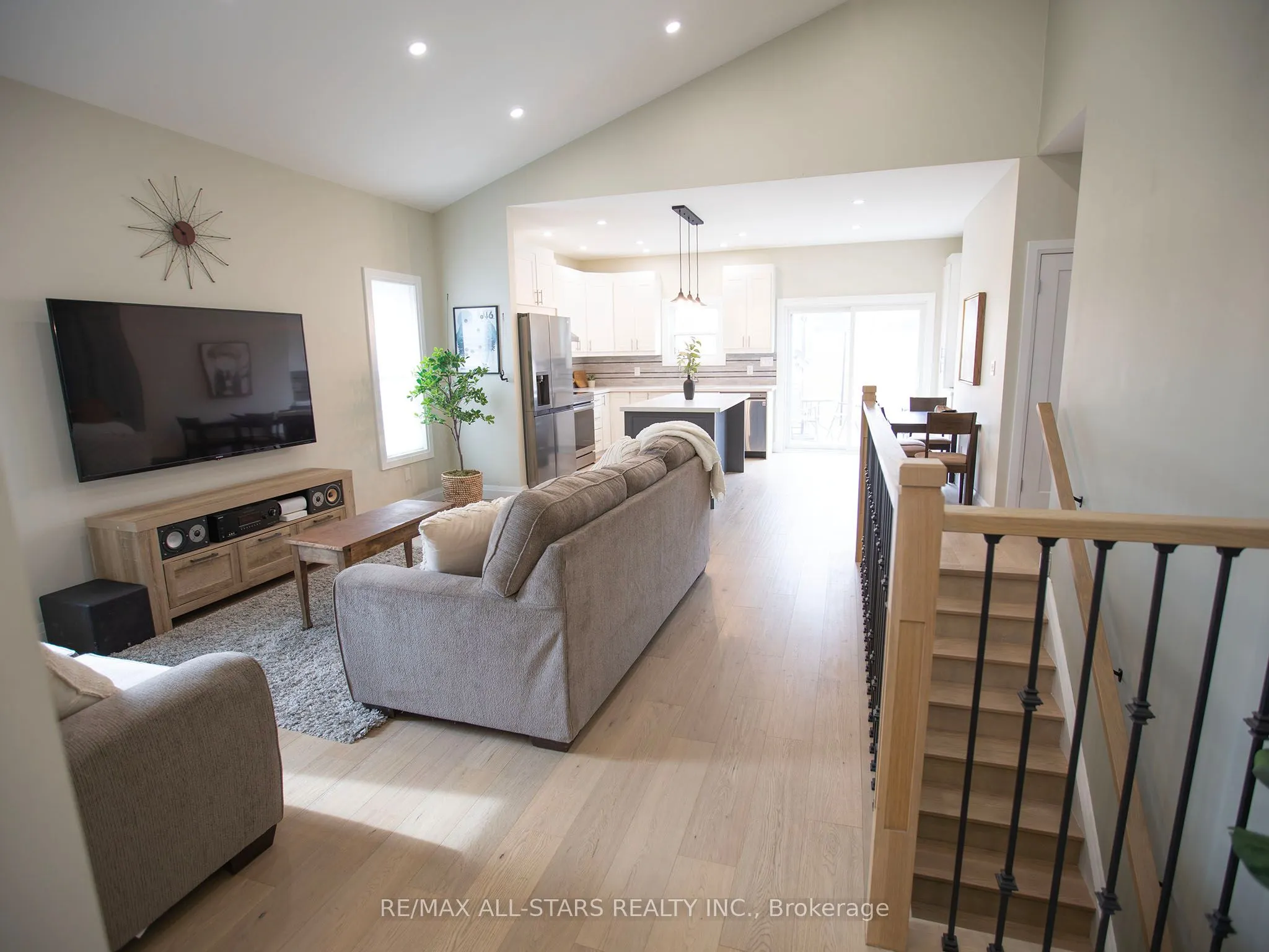 8 Georgina Street