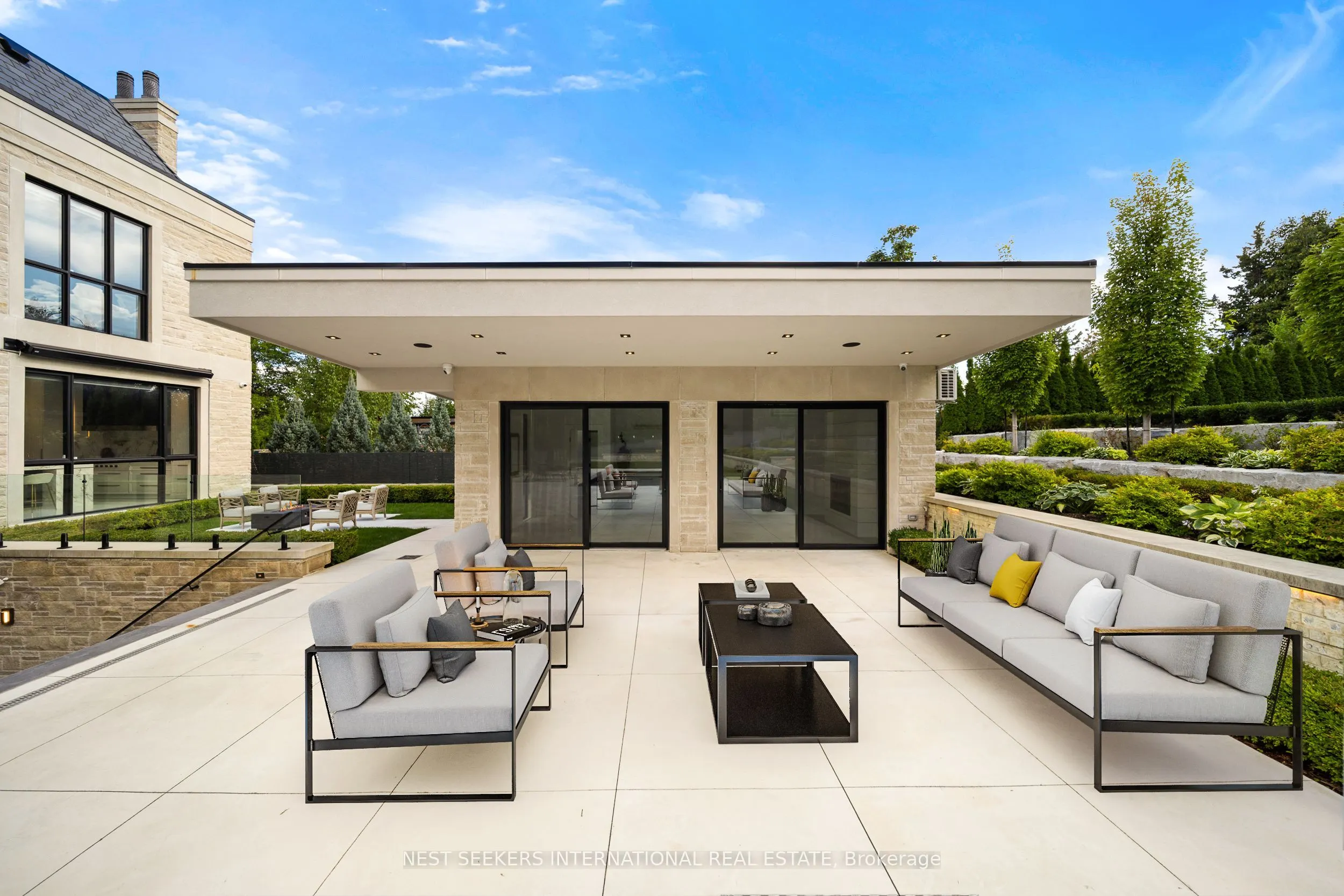 36 Waymar Heights Boulevard