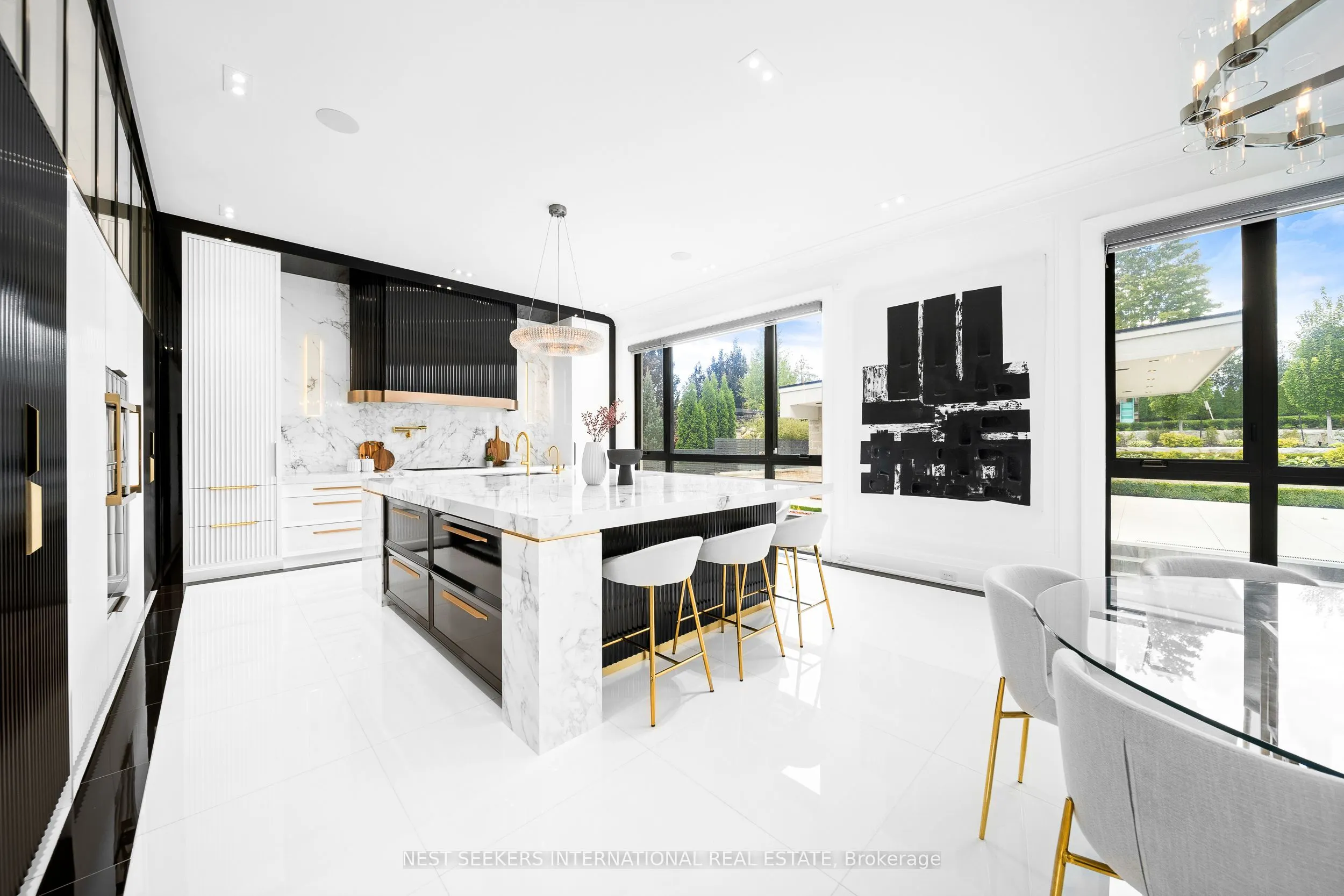 36 Waymar Heights Boulevard