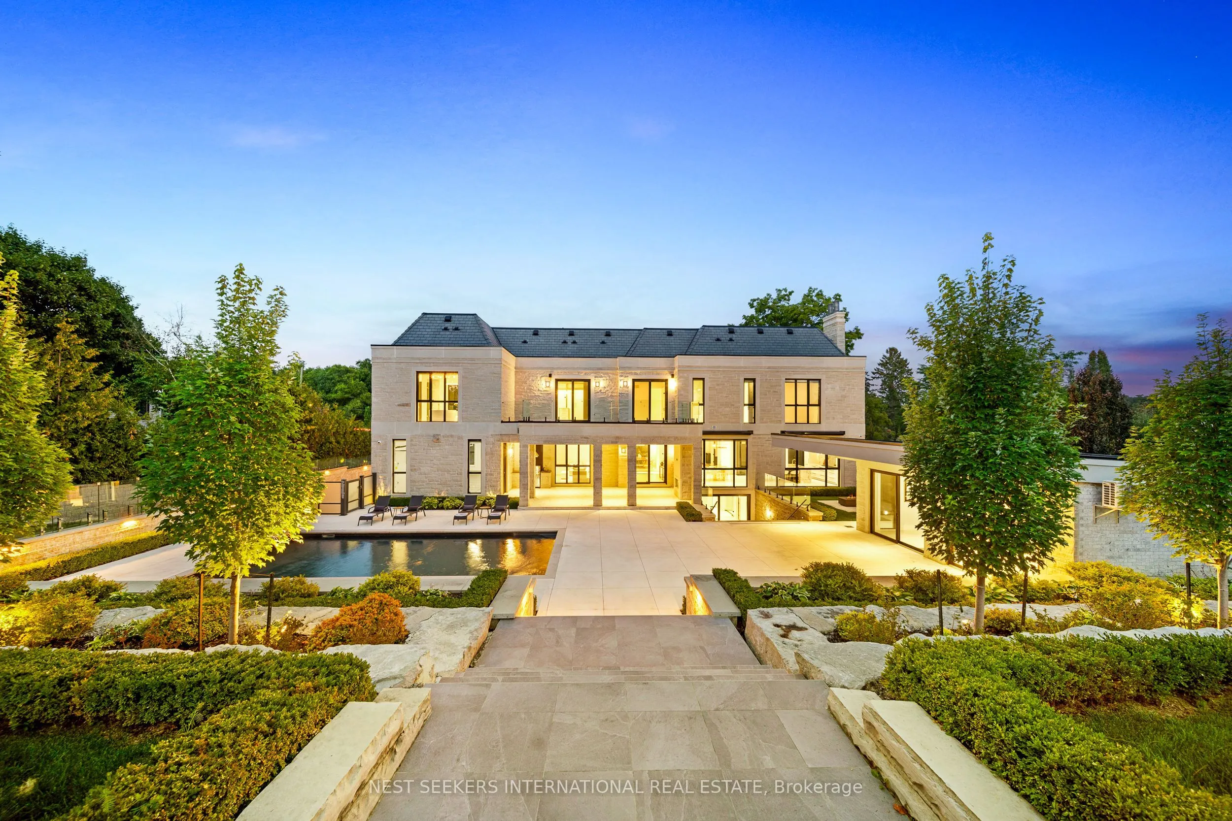 36 Waymar Heights Boulevard