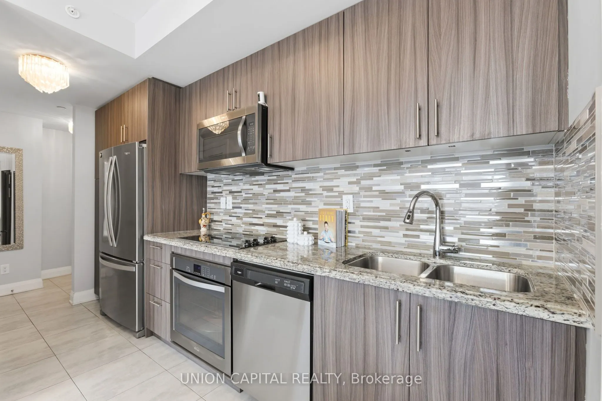 112 Woodbridge Avenue #412