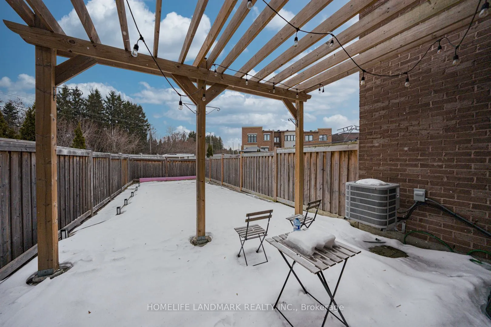 62 Helliwell Crescent