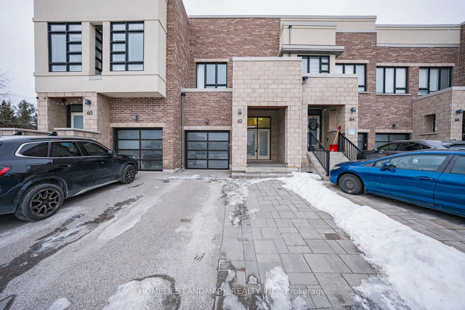 62 Helliwell Crescent
