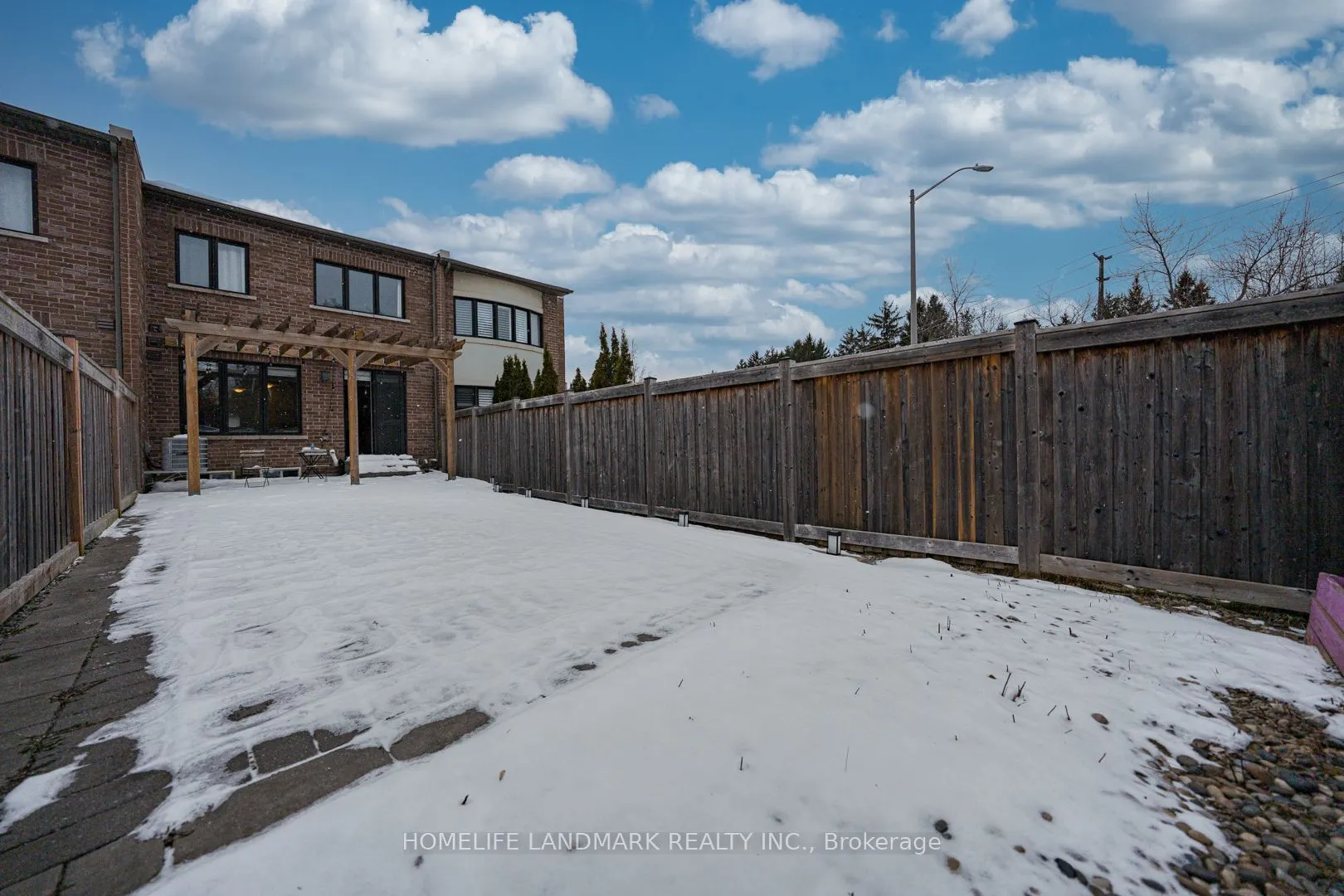 62 Helliwell Crescent
