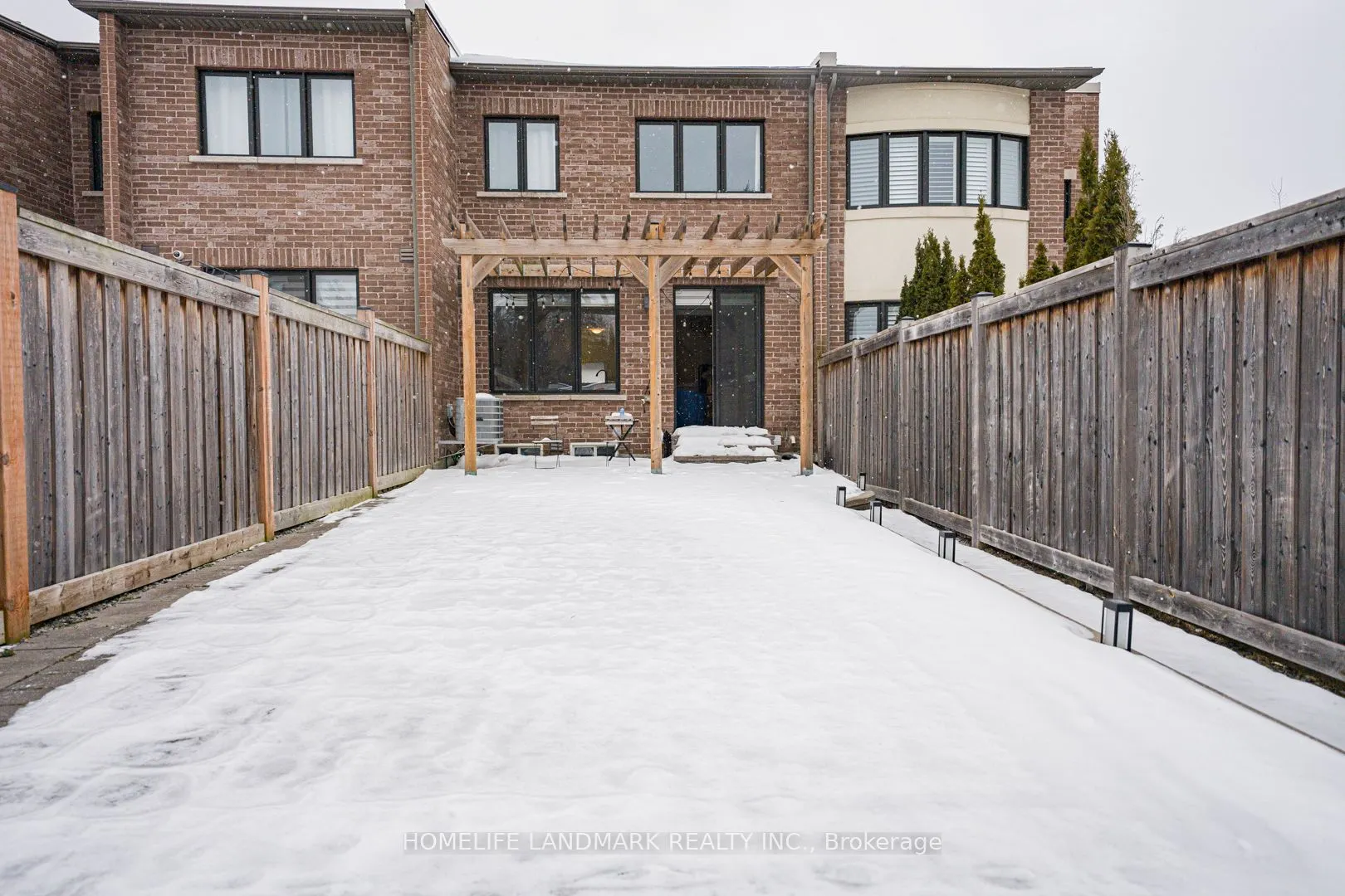 62 Helliwell Crescent