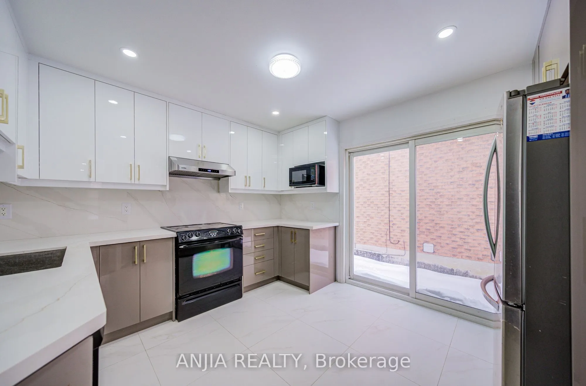 17 Kenborough Court