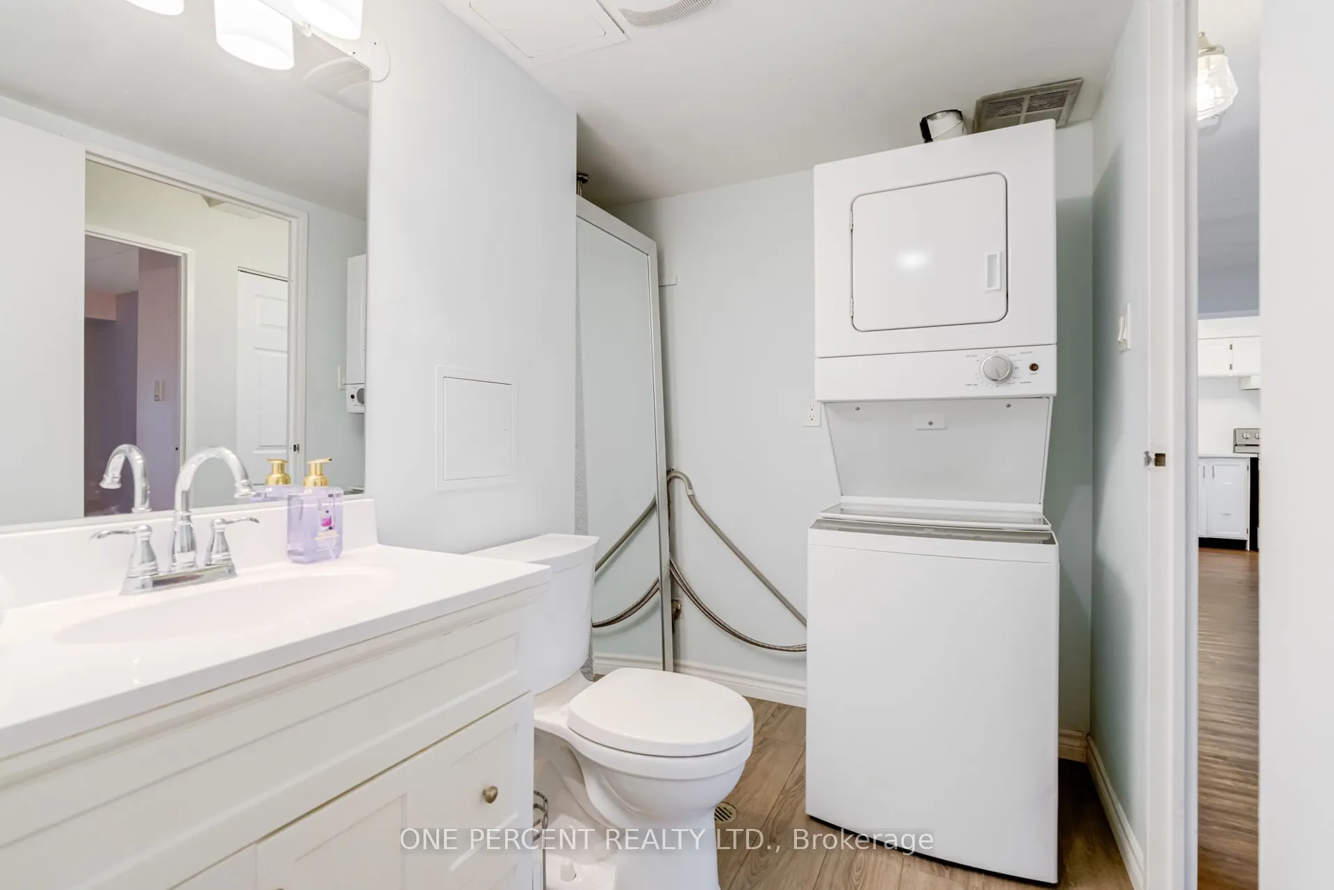 15390 Yonge Street #406