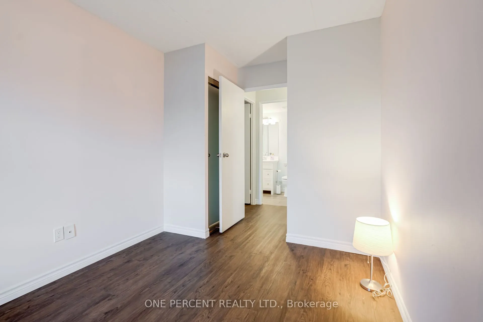 15390 Yonge Street #406