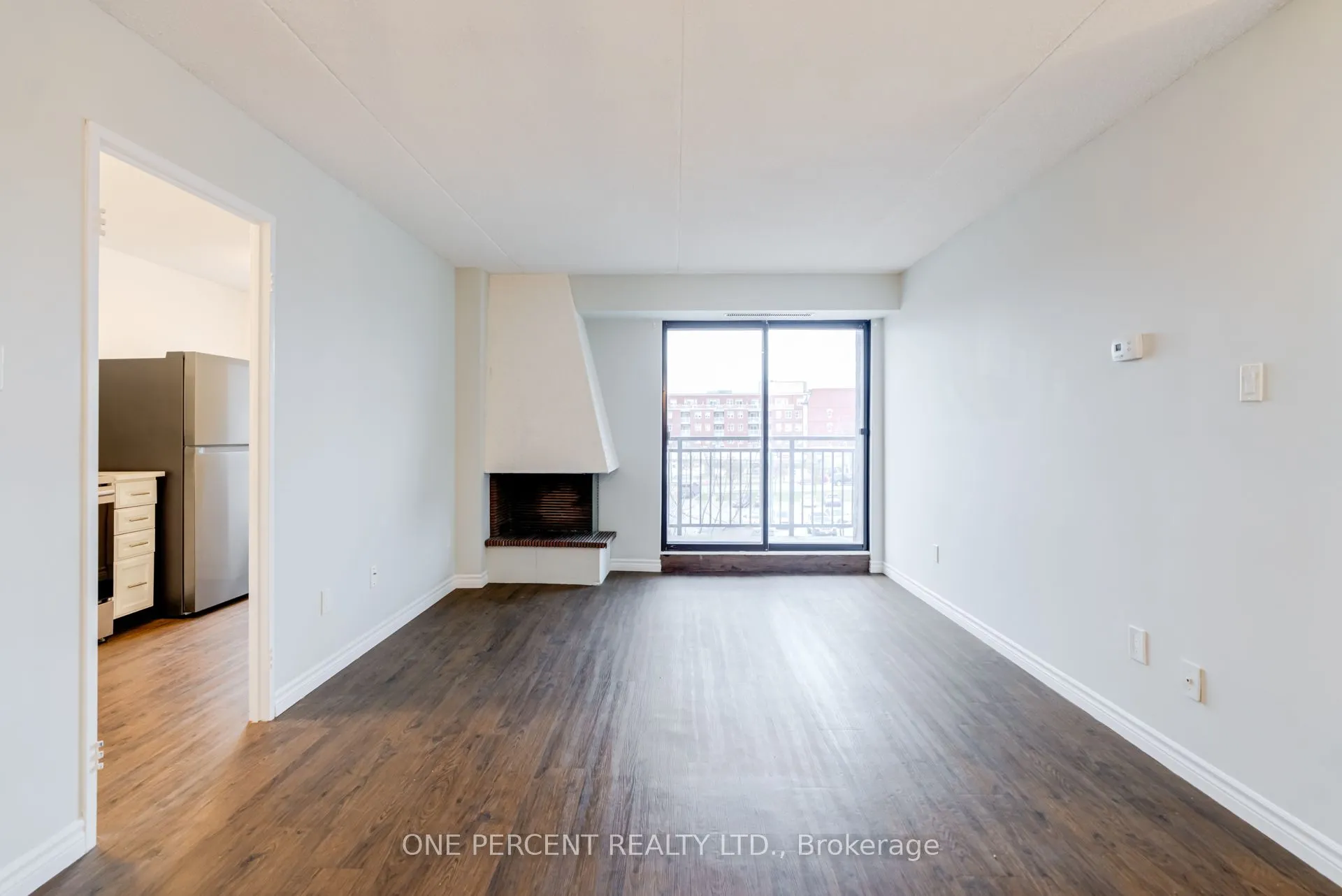 15390 Yonge Street #406