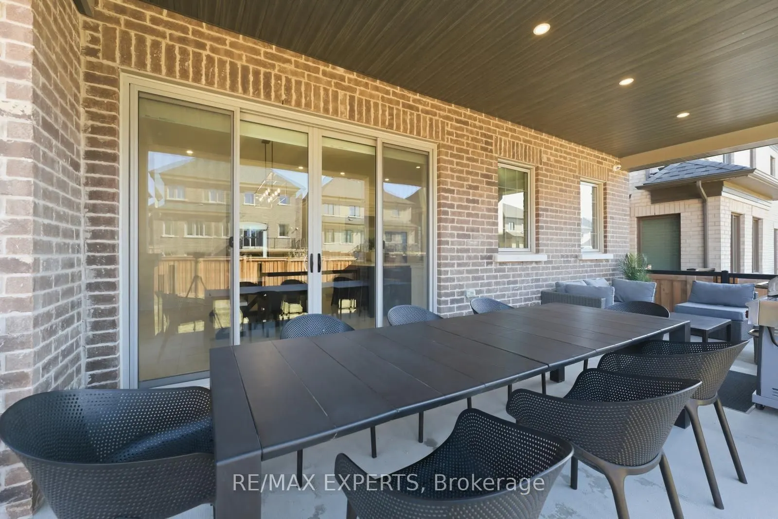 54 Winthrop Crescent